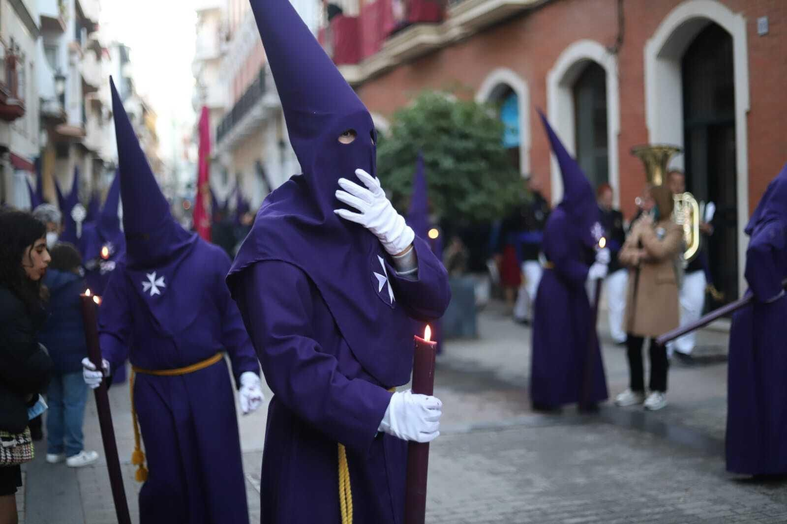 Imágenes del Nazareno recorriendo las calles de Huelva en la Semana Santa 2022.
