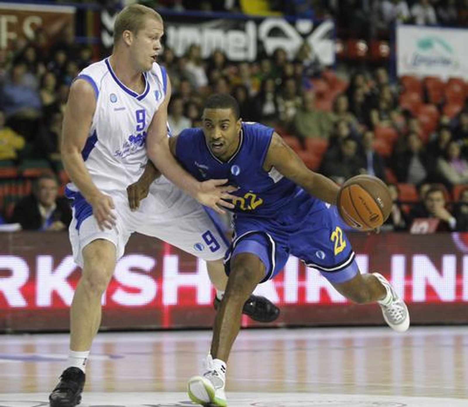 El Cajasol gana en San Pablo al Panellinios en el quinto partido del 'Last 16' de la Eurocup. / Antonio Pizarro