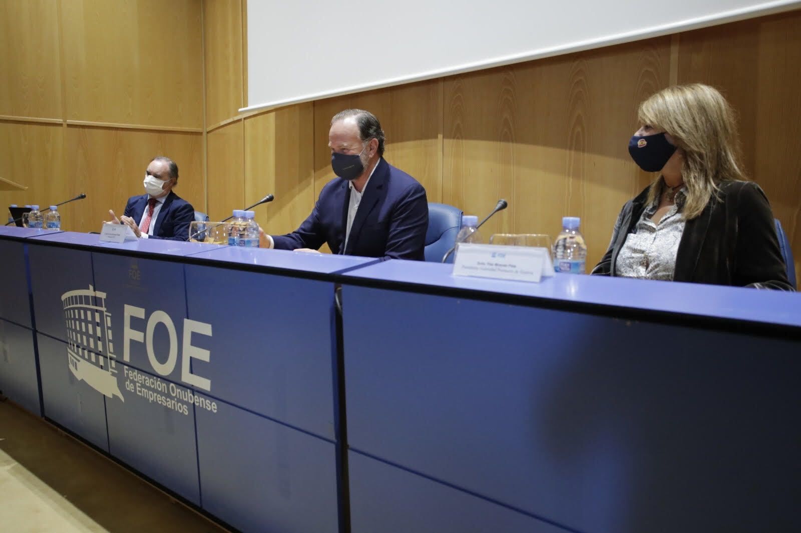 Antonio Augustín, José Luis García-Palacios y Pilar Miranda en las jornadas de ayer.