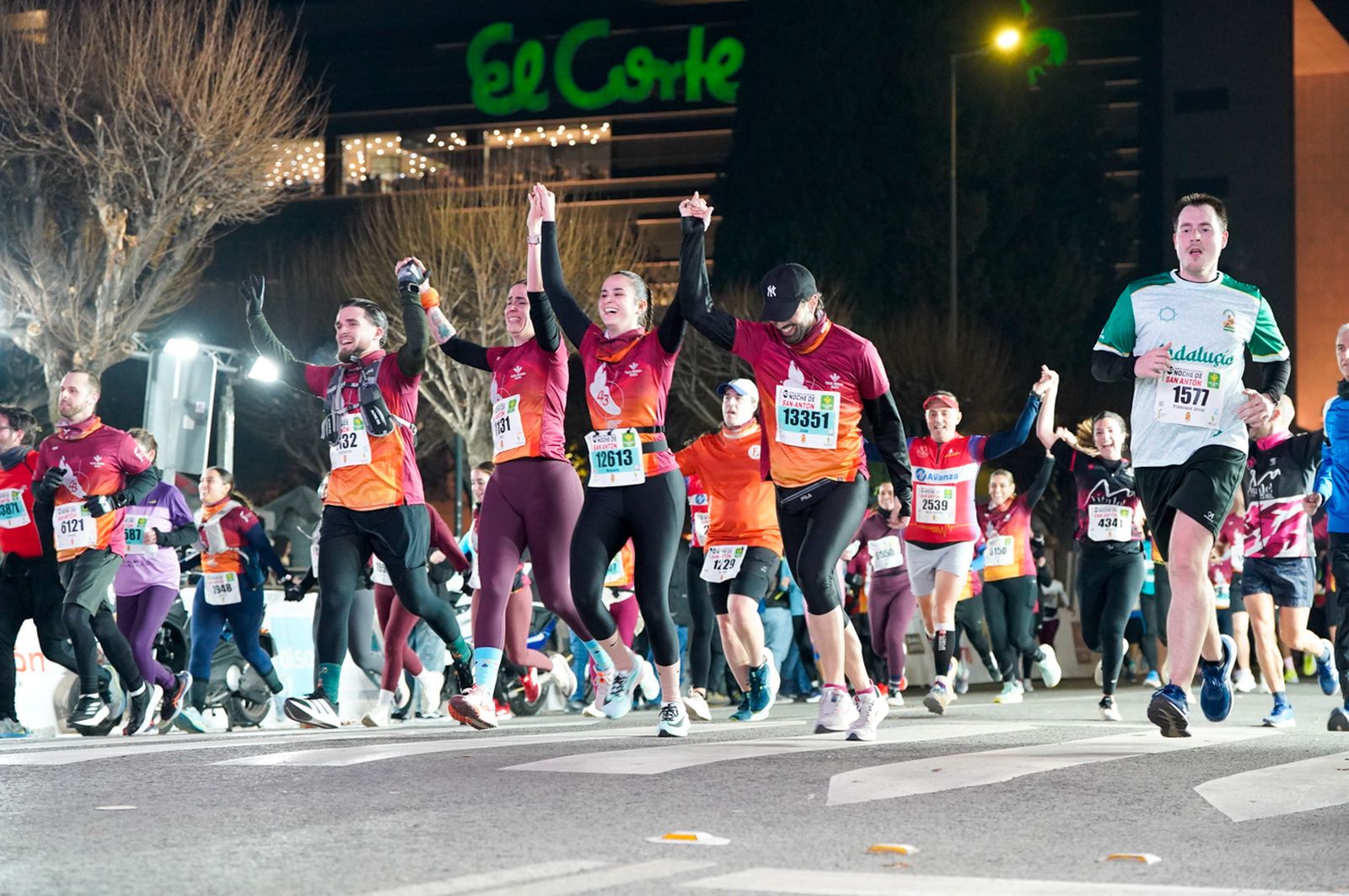 En imágenes: búscate en tu llegada a meta de la Carrera de San Antón 2026 (20)