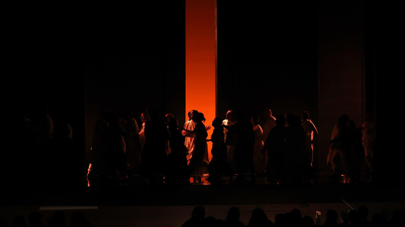 Imágenes de la ópera Macbeth en el Teatro Villamarta de Jerez