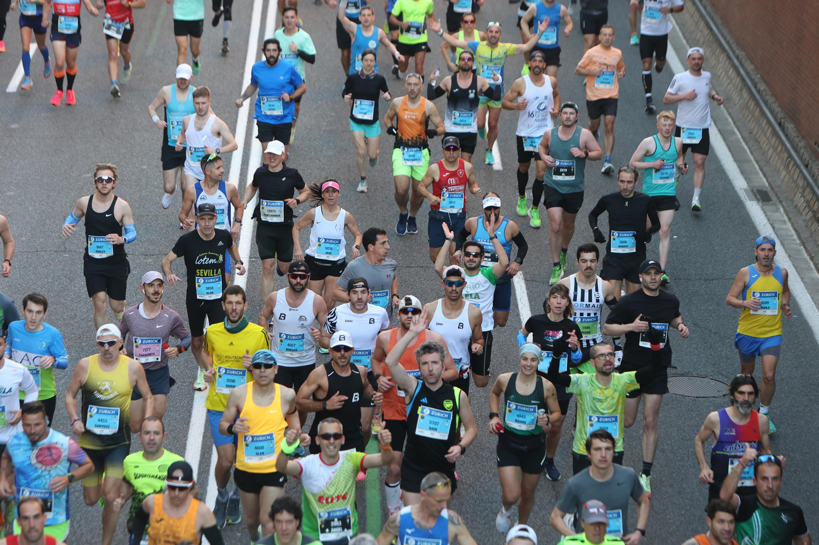 Búscate en la Zurich maratón de Sevilla