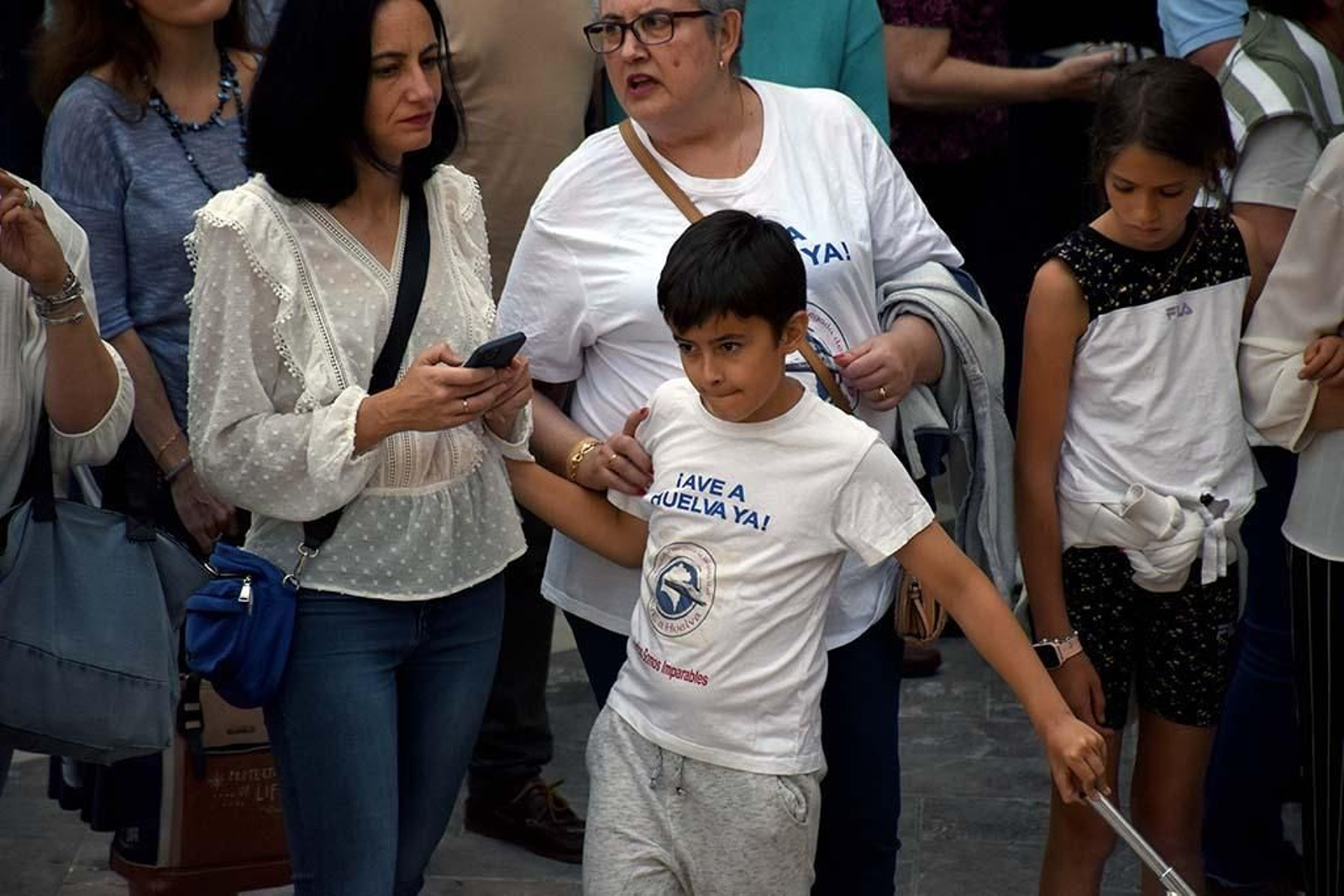 Imágenes de la concentración por las infraestructuras para Huelva