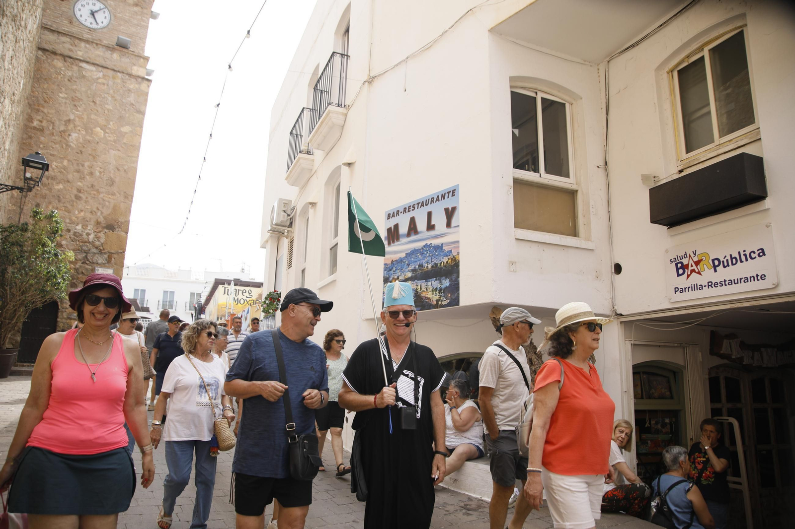 El gran desfile de Moros y Cristianos de Mojácar, en imágenes