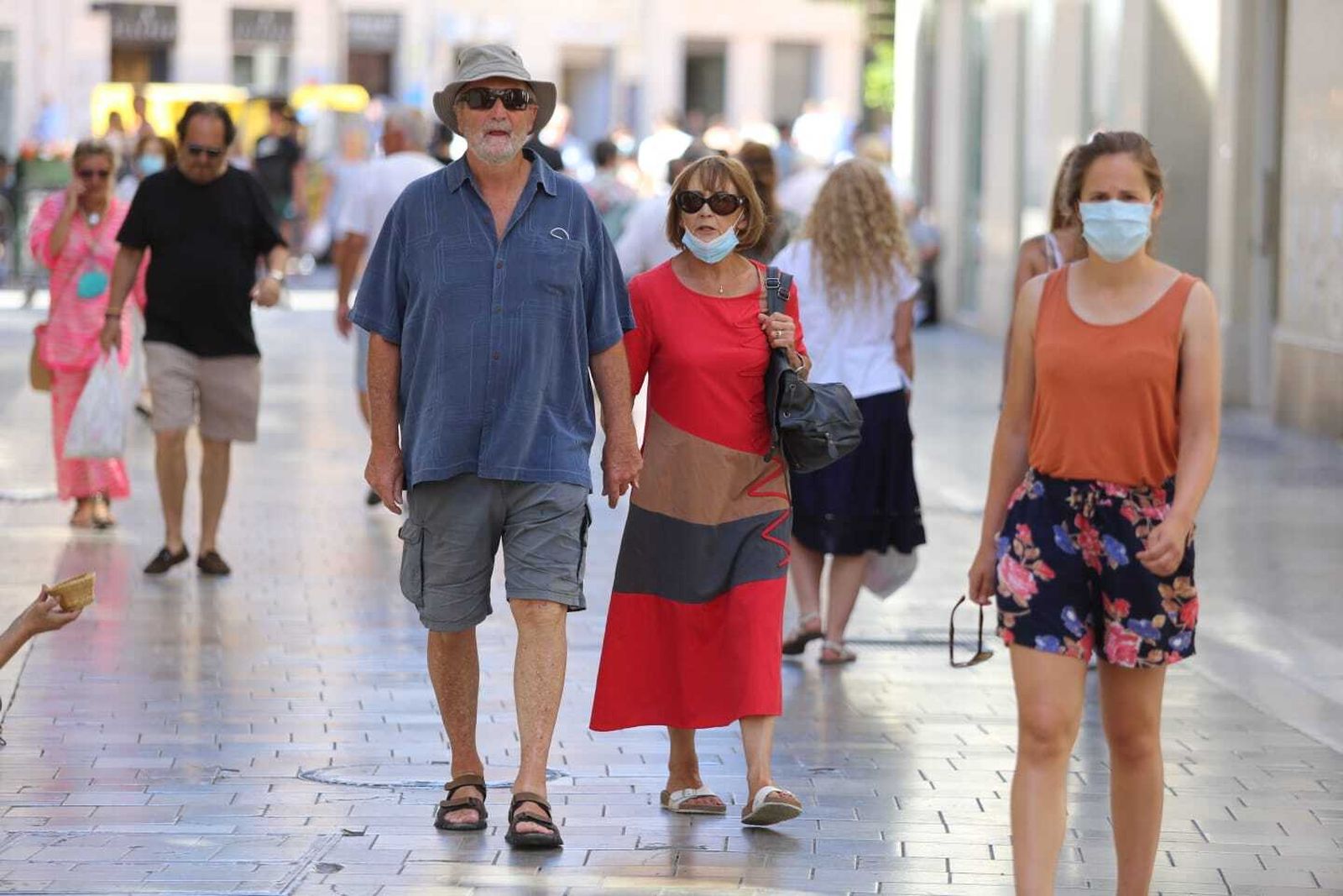 Viandantes en el Centro de Málaga capital.