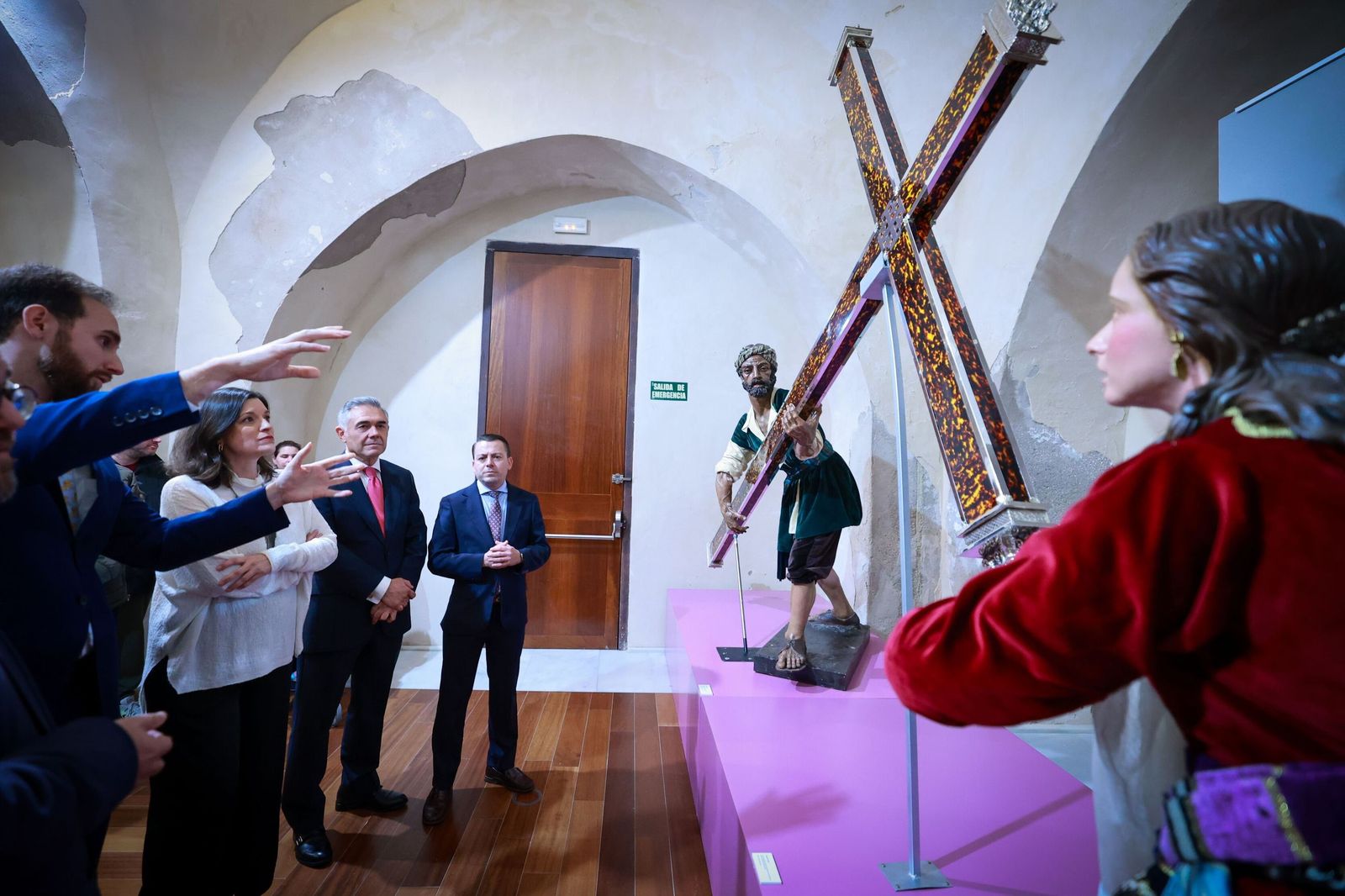 Inaugurada en San Fernando la exposición cofrade Passio Domini: las imágenes