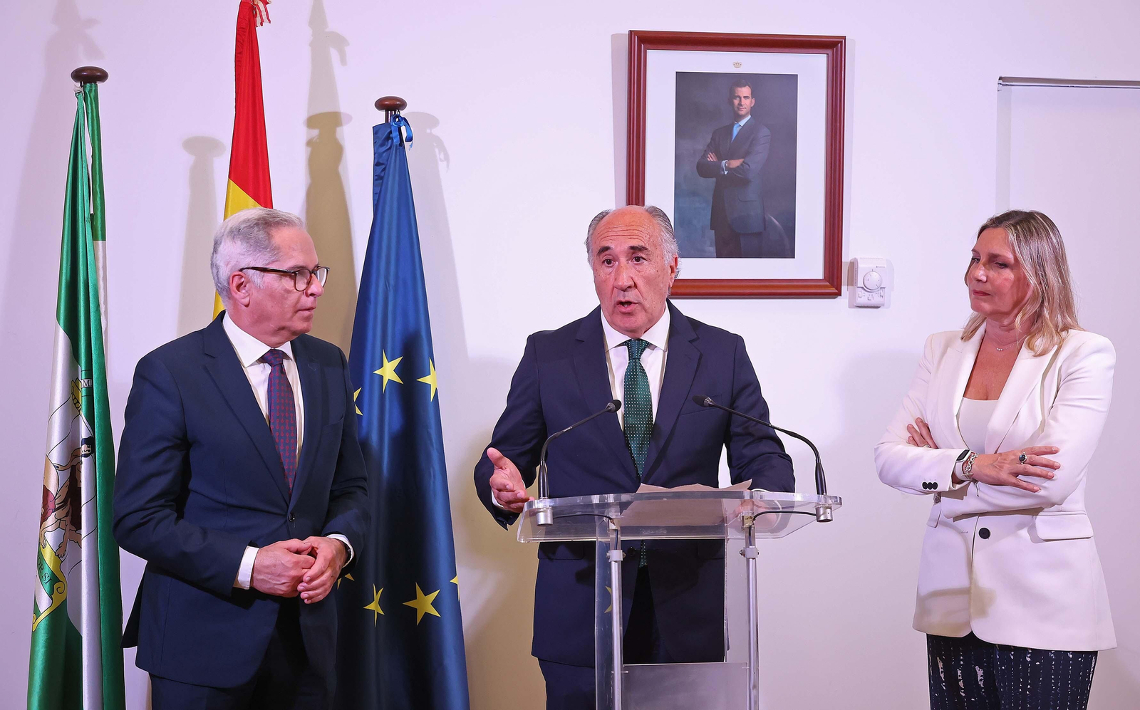 La reunión sobre el Brexit entre los alcaldes de la comarca y el ministro de Exteriores José Manuel Albares, en imágenes