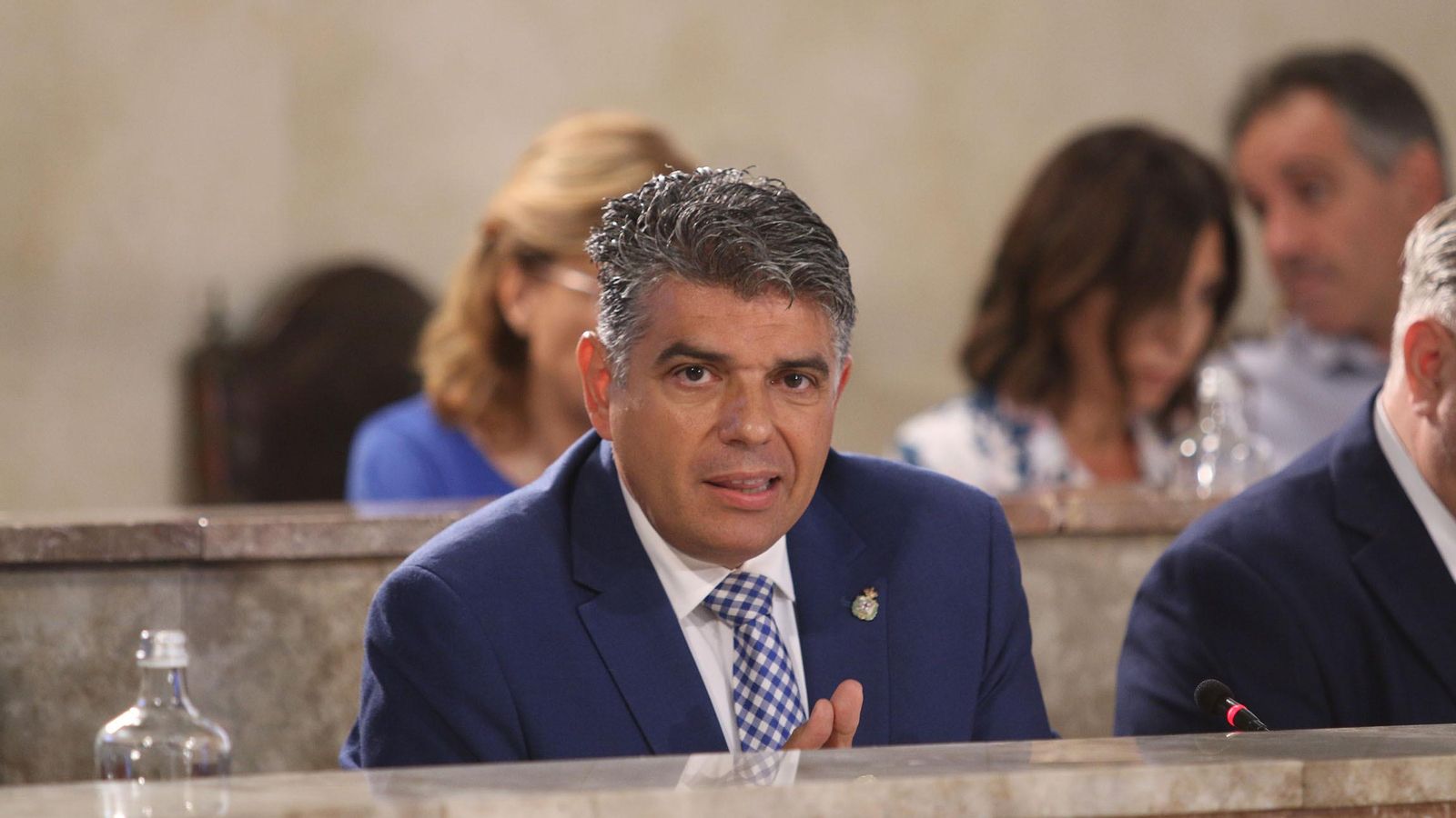 Miguel Cazorla, en una intervención plenaria Miguel Cazorla, en una intervención plenaria