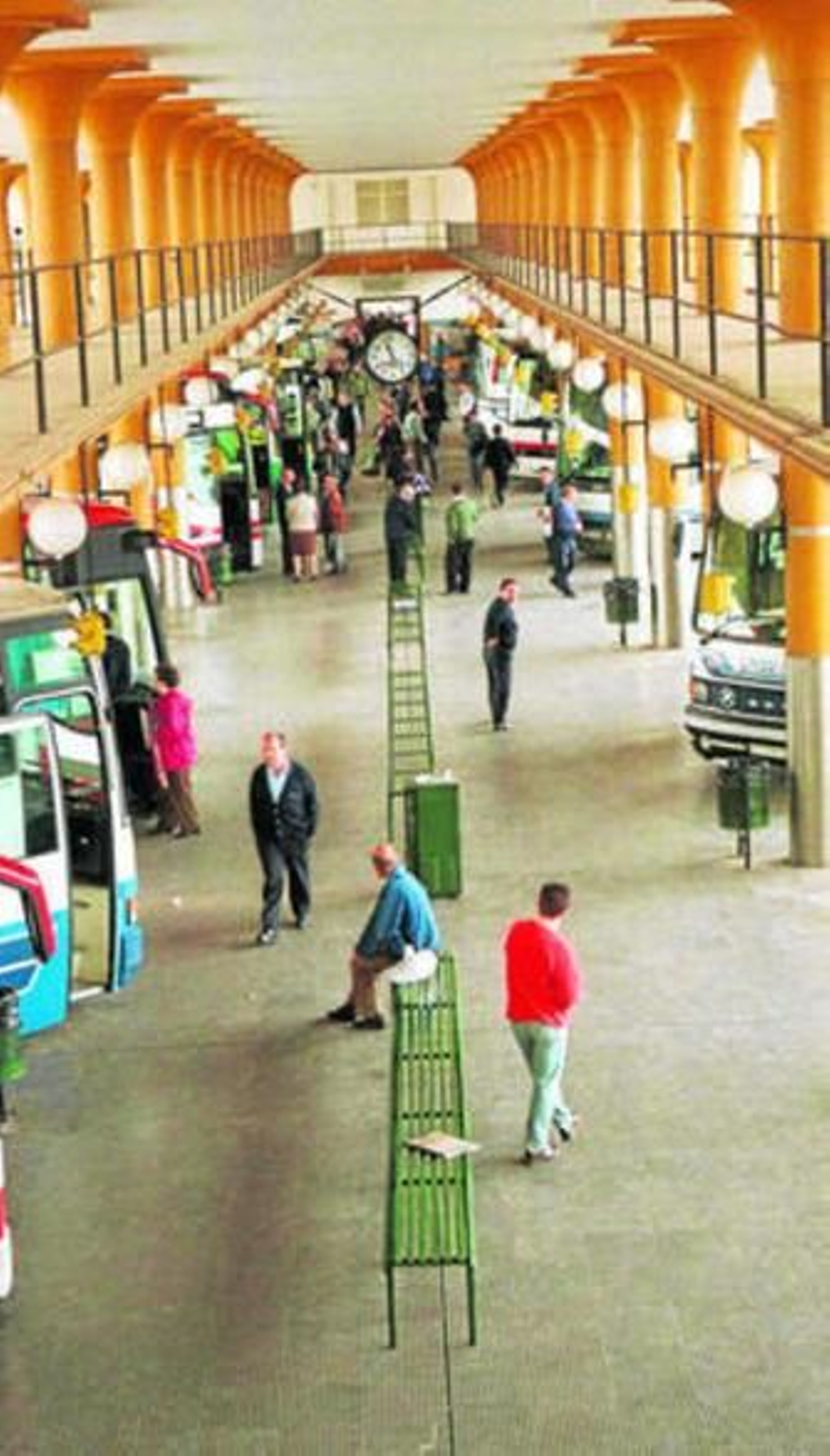 Perspectiva general de la estación del Prado.