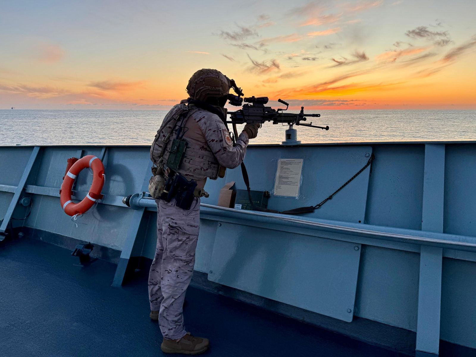 Las fotos del mayor ejercicio de los últimos años en el Estrecho de Gibraltar y el Golfo de Cádiz de la Armada y la OTAN