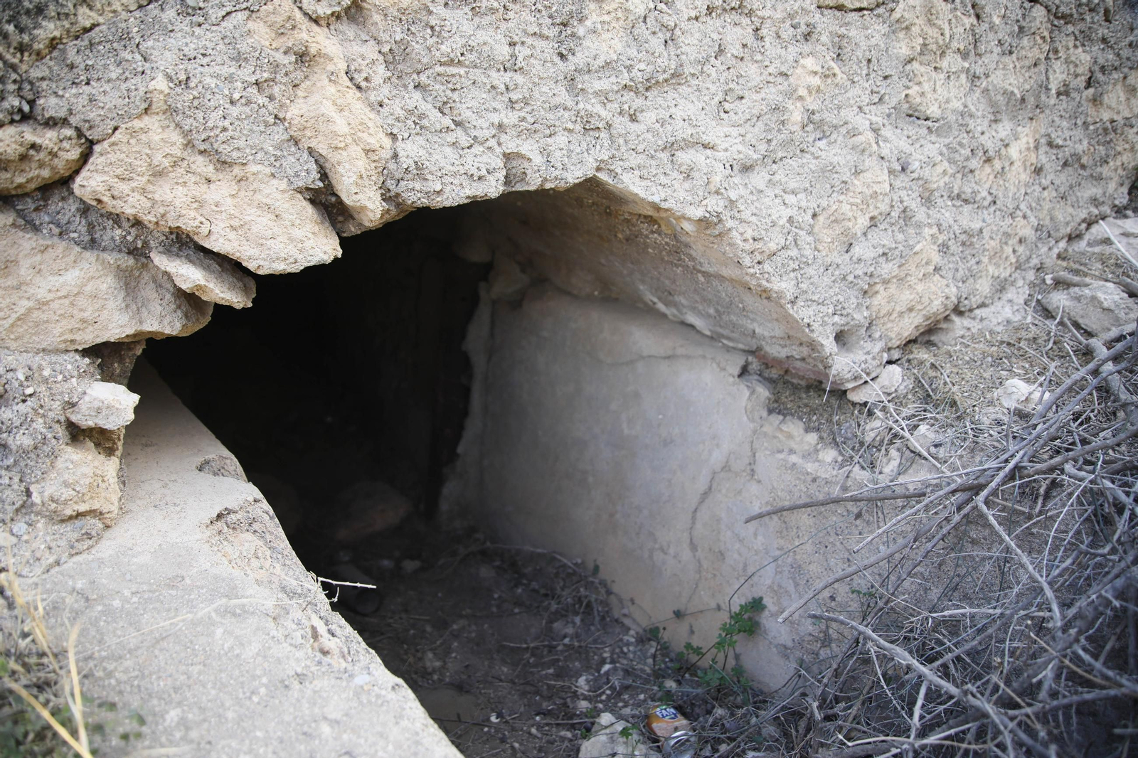 Imágenes de los refugios de la guerra civil descubierto en el barrio de Las Trincheras