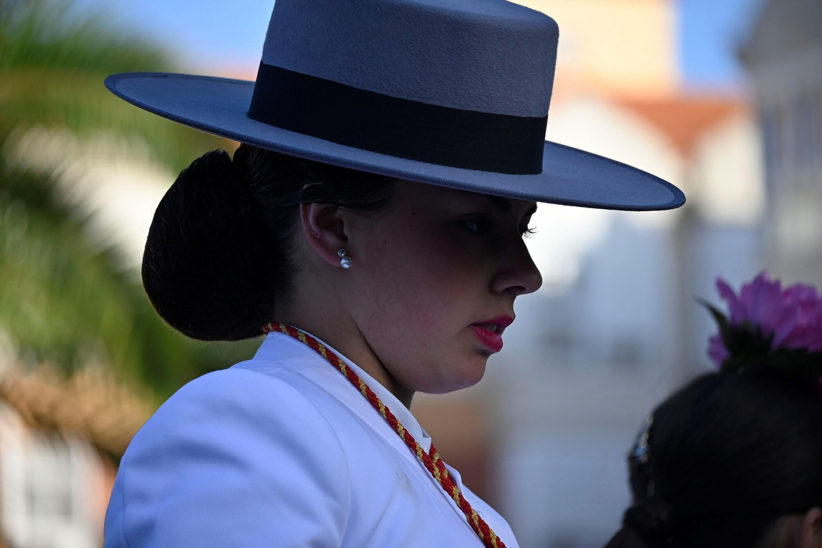 Imágenes de los peregrinos de la Hermandad de Emigrantes en su salida por las calles de Huelva