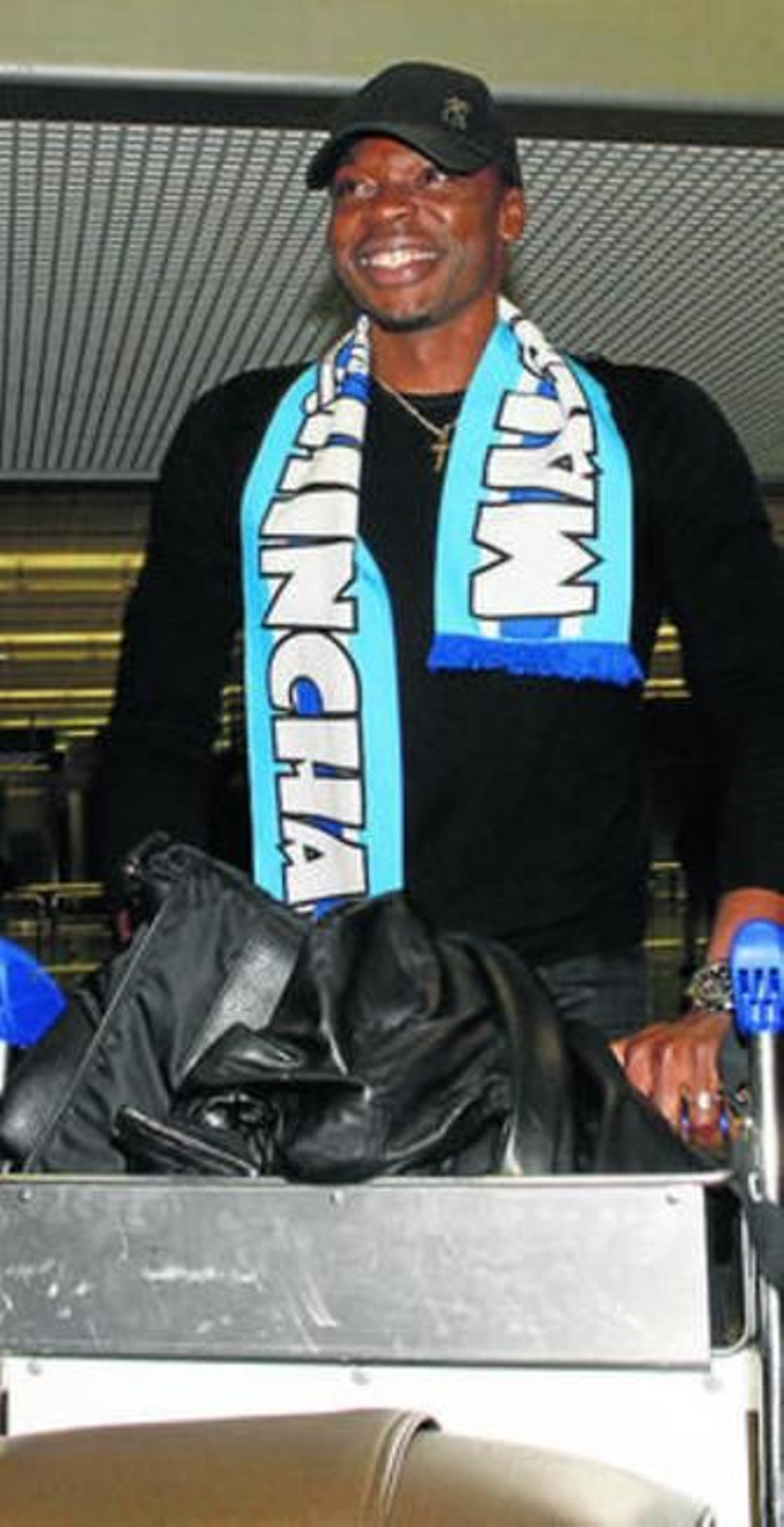 Kameni, a su llegada anoche al aeropuerto.