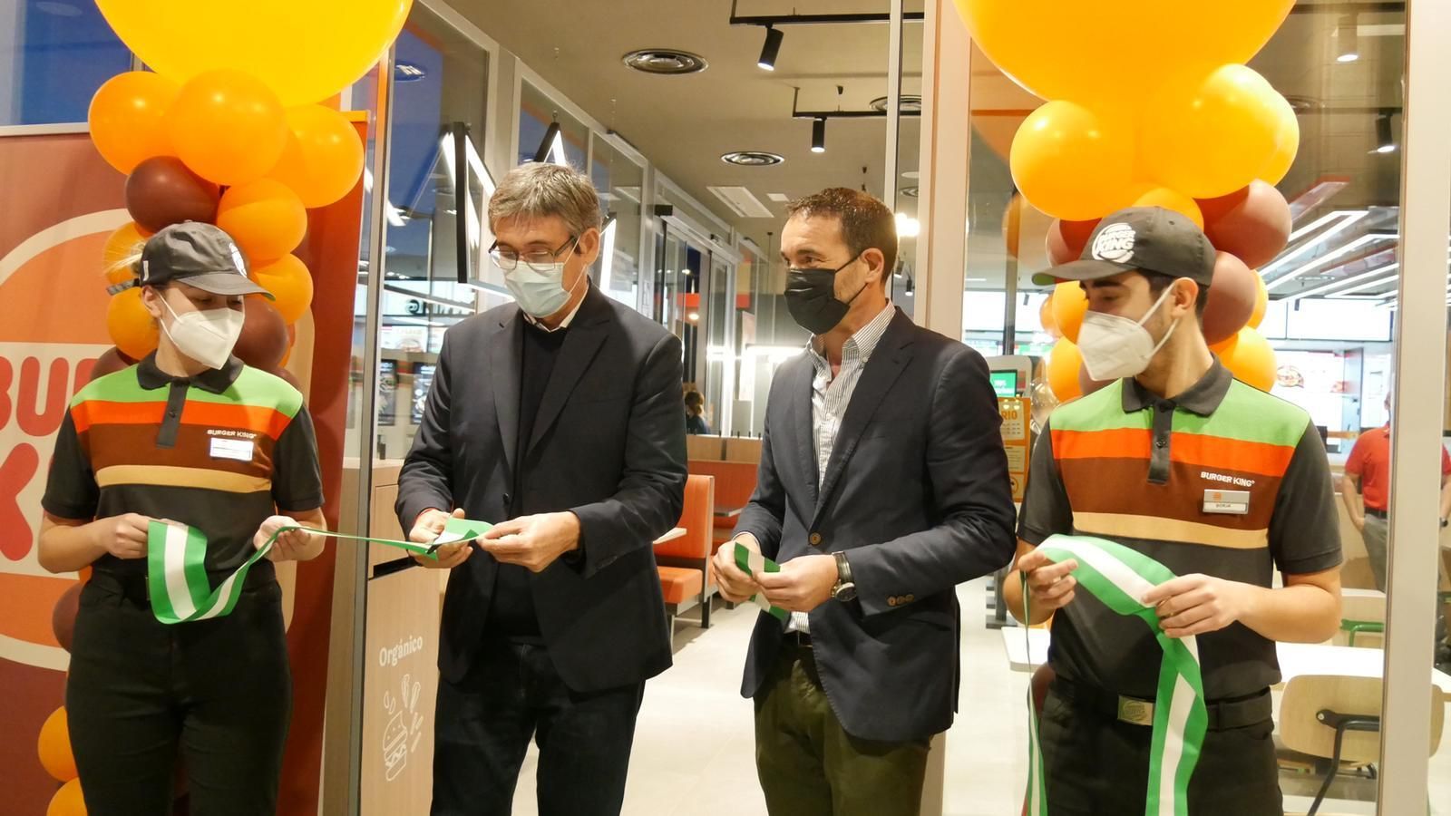 Adra estrena Burger King, que dará trabajo a 23 personas