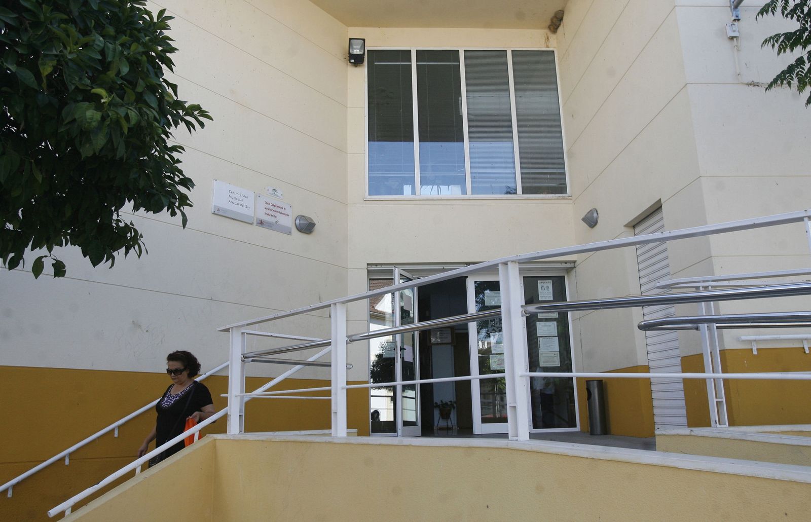 Entrada al centro cívico Arrabal del Sur.