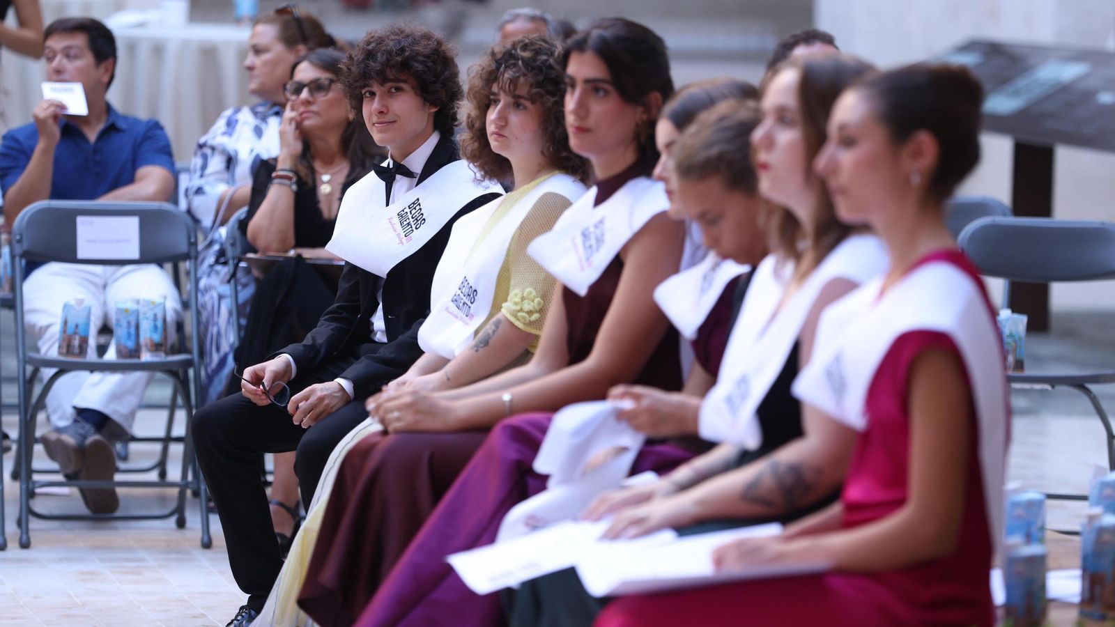 Algunos de los premiados durante la celebración de la V Gala de entrega de las Becas Talento 2025-2026.
