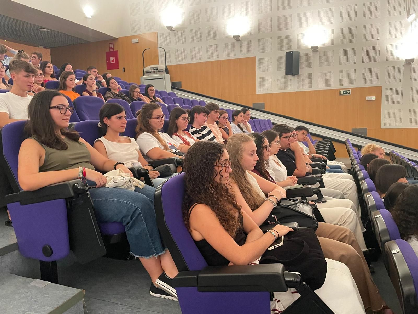 Alumnado de nuevo ingreso de los grados de Medicina, Enfermería y Fisioterapia.