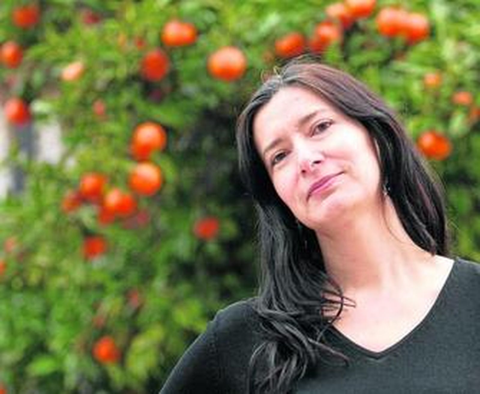 La escritora chilena Isabel Mellado acaba de publicar 'El perro que comía silencio' (Páginas de Espuma).