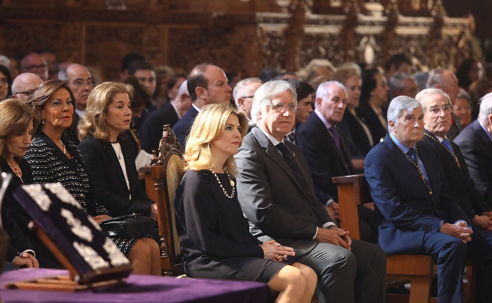 Emotiva ofrenda militar en Capuchinos