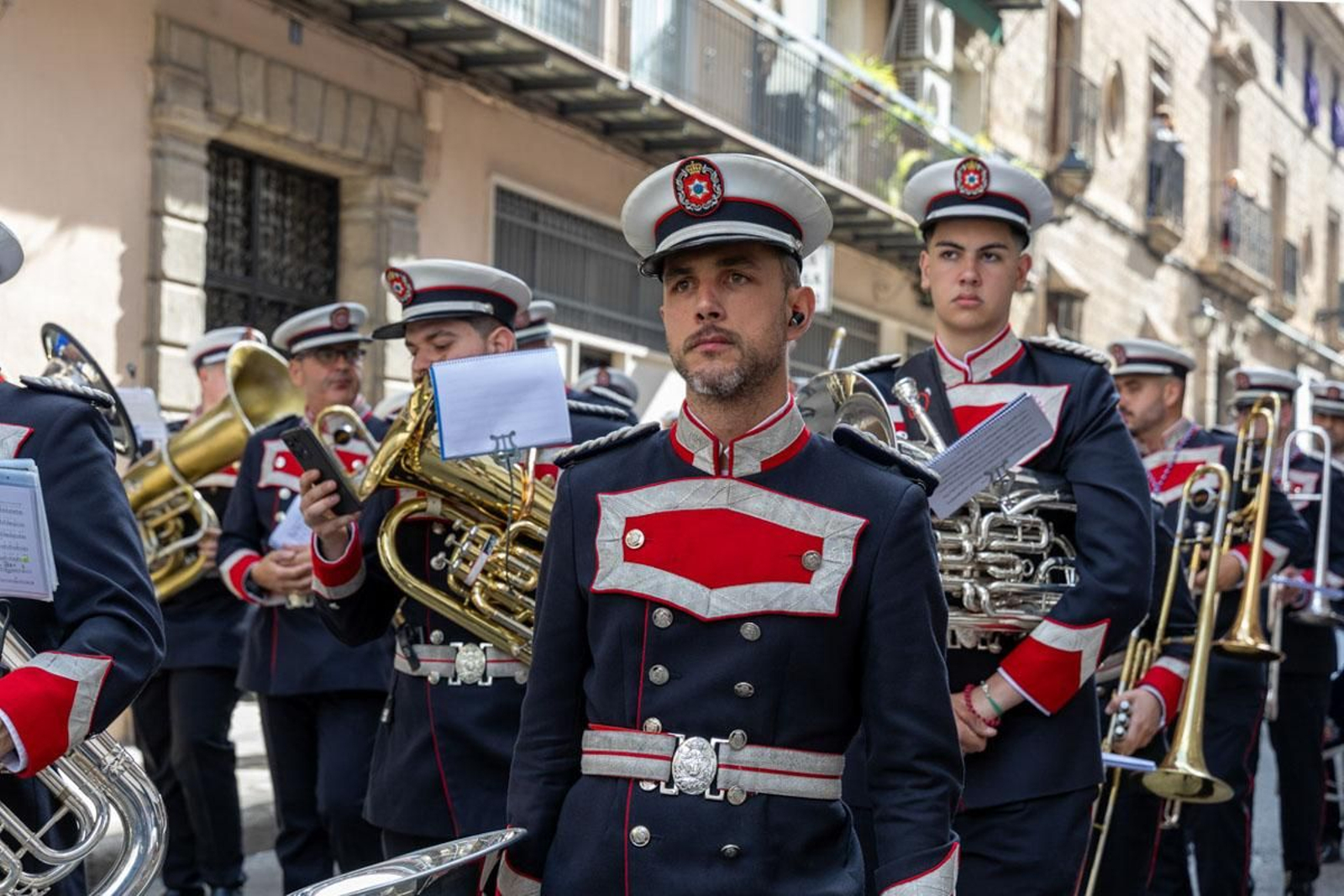 Los jiennenses arropan a las tres cofradías de la tarde en un Domingo de Ramos más caluroso de lo esperado (I)