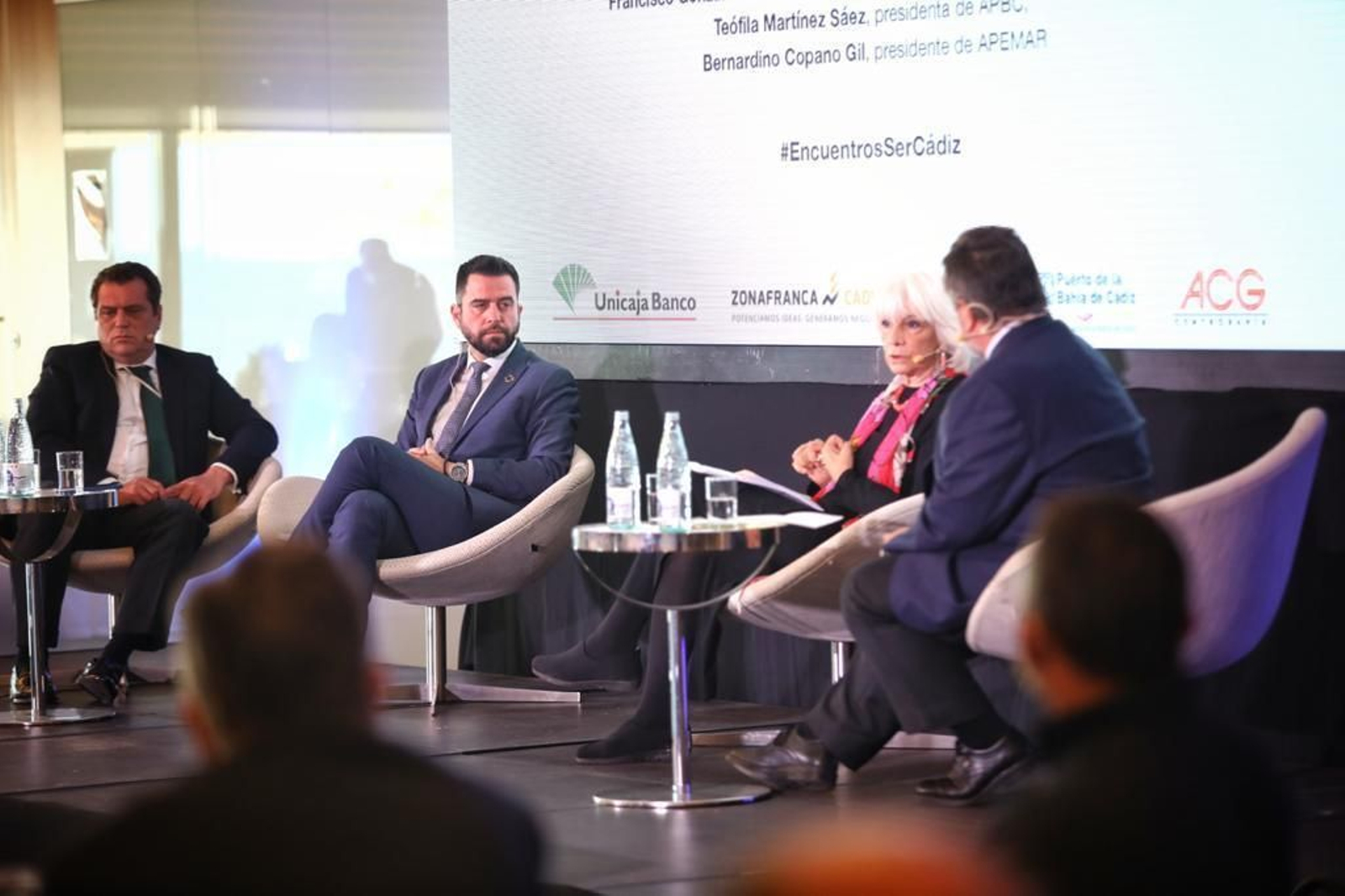 Un momento del debate moderado por el periodista Francisco José Román.