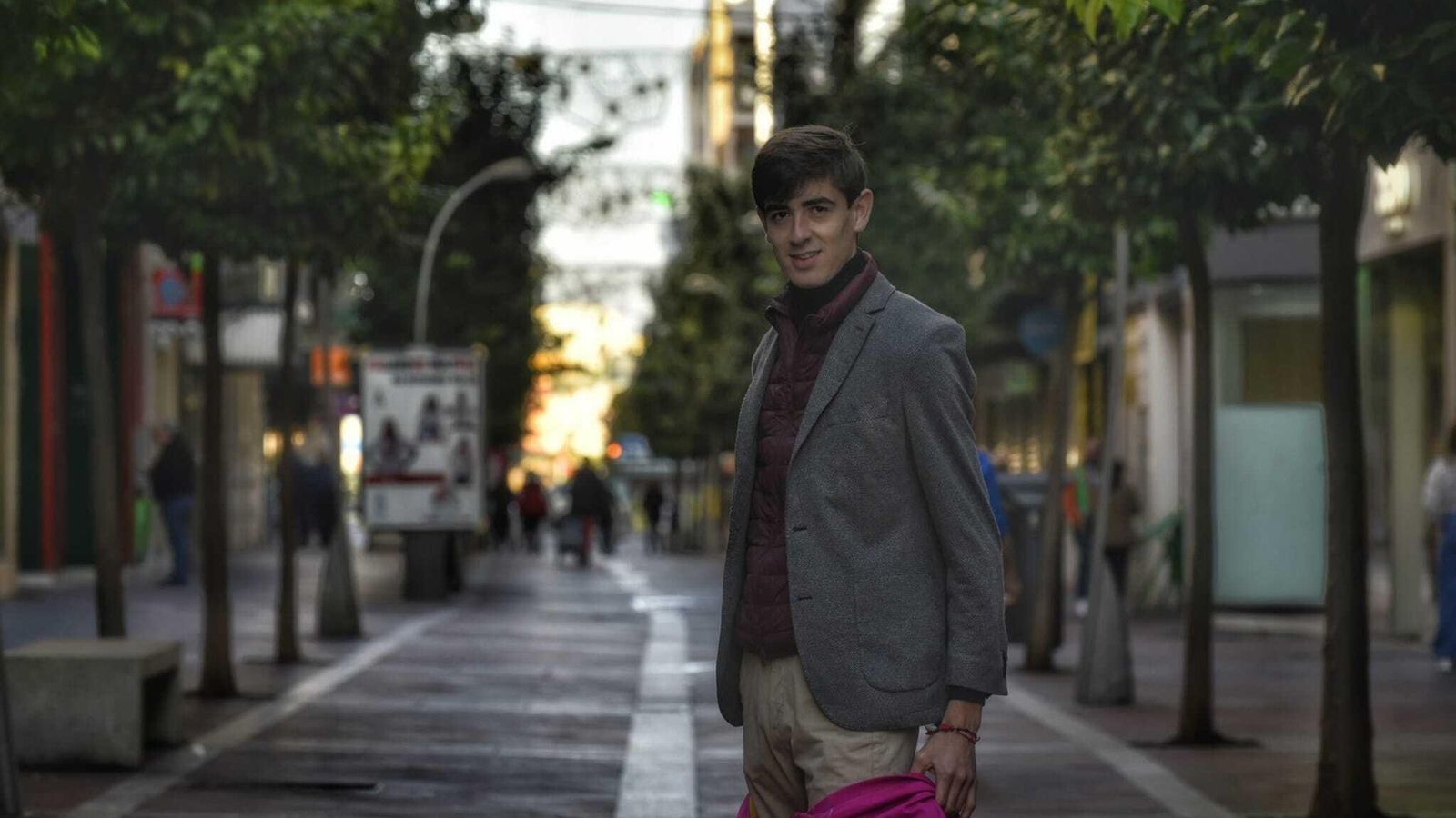 Cirugeda, esta mañana de sábado, en la calle Ancha de Algeciras.