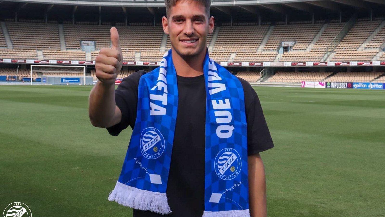 El centrocampista posa en Chapín.