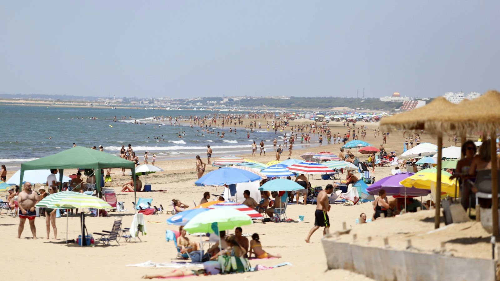 Uno de los chiringuitos con los que cuentan las playas de la Costa Occidental de Huelva