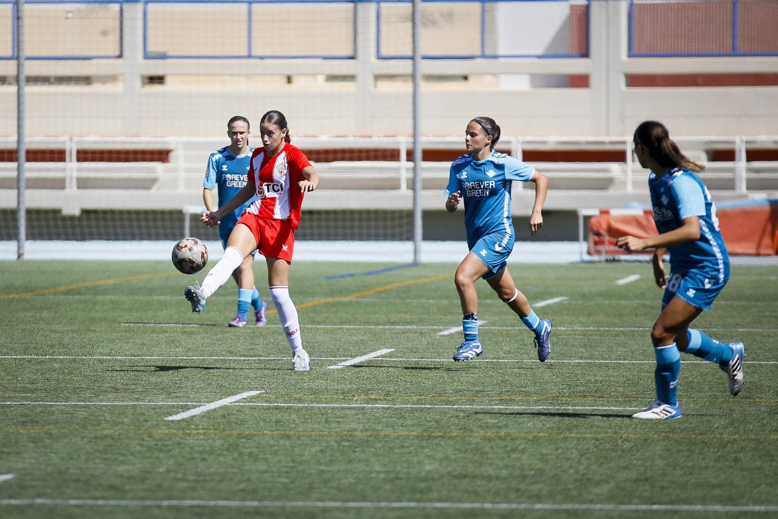 Las imágenes del partido de fútbol del Almería femenino contra el Betis B