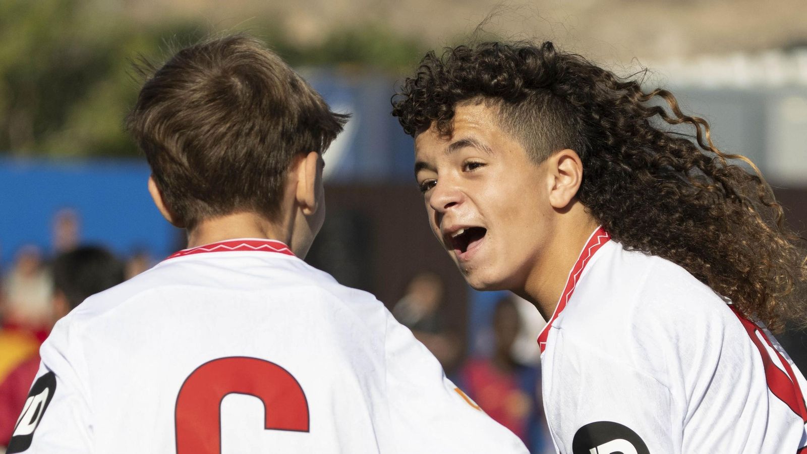 David Rosa, jugador del infantil 'B' del Sevilla, celebra su gol ante el Barcelona.