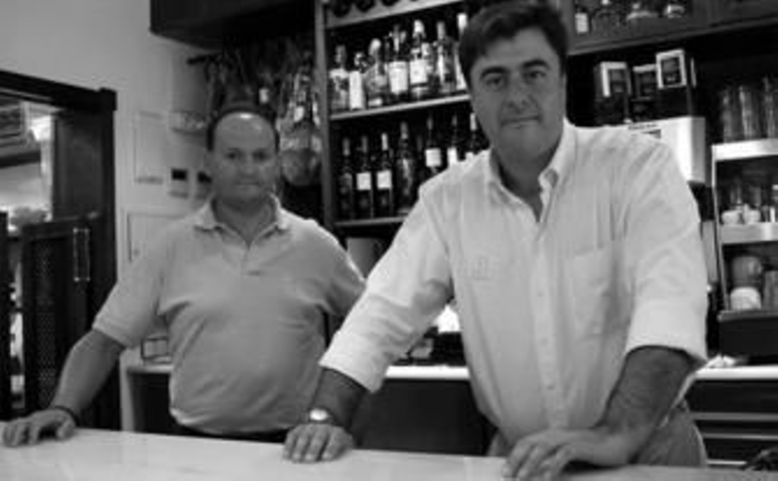 Francisco Castell en su bar 'Botavino', durante la entrevista. Francisco Castell en su bar 'Botavino', durante la entrevista.