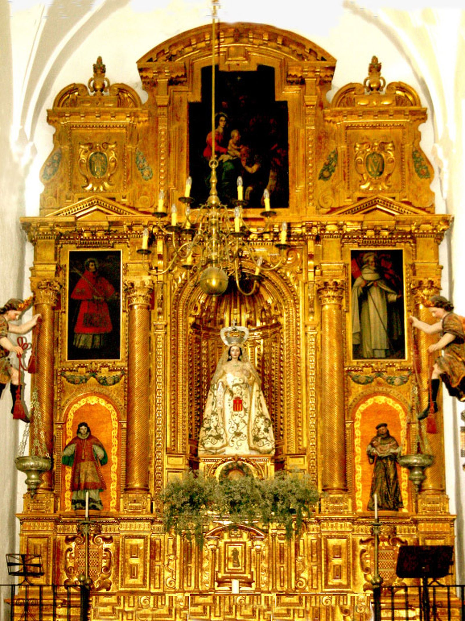 Retablo mayor de la iglesia conventual, de la primera mitad del siglo XVII.