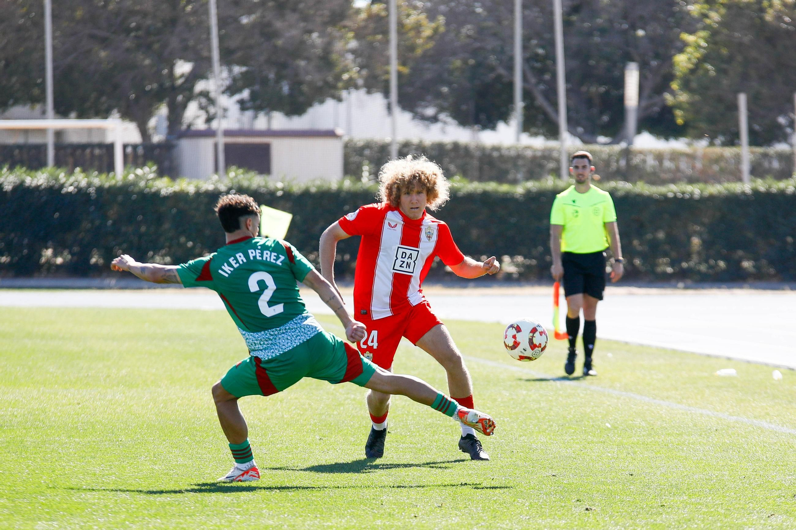 Las imágenes de Segunda RFEF entre Almeria B y recreativo de Granada