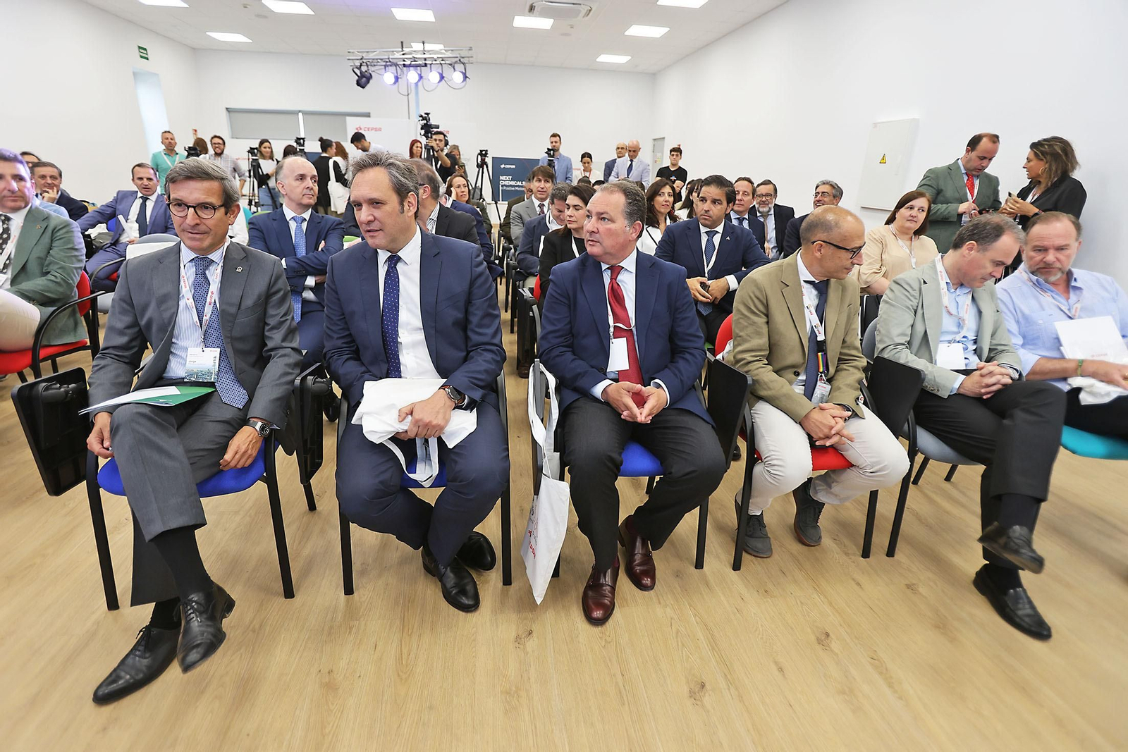Imágenes de la presentación de la nueva planta de alcohol isopropílico (IPA) de CEPSA en Huelva