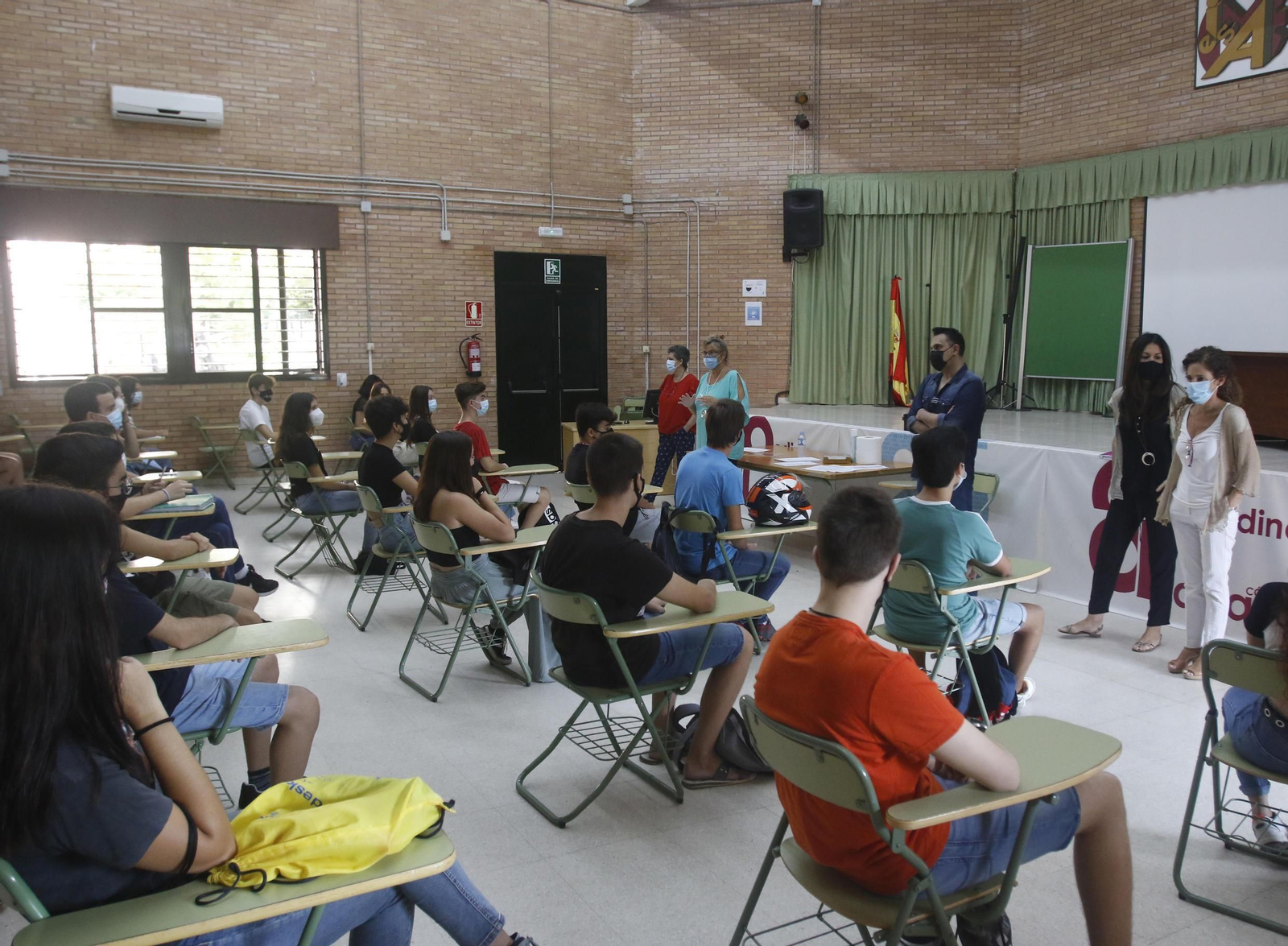 La vuelta al instituto en Córdoba en un curso marcado por el covid-19, en fotos