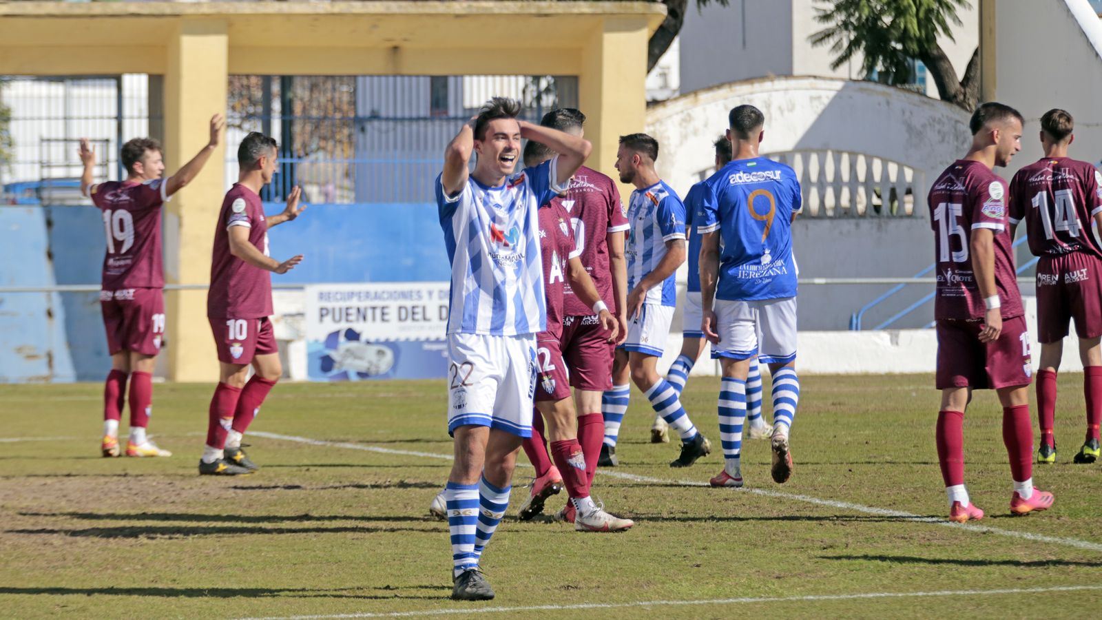 Imágenes del Jerez Industrial contra el Arcos CF en el Pedro S. Garrido