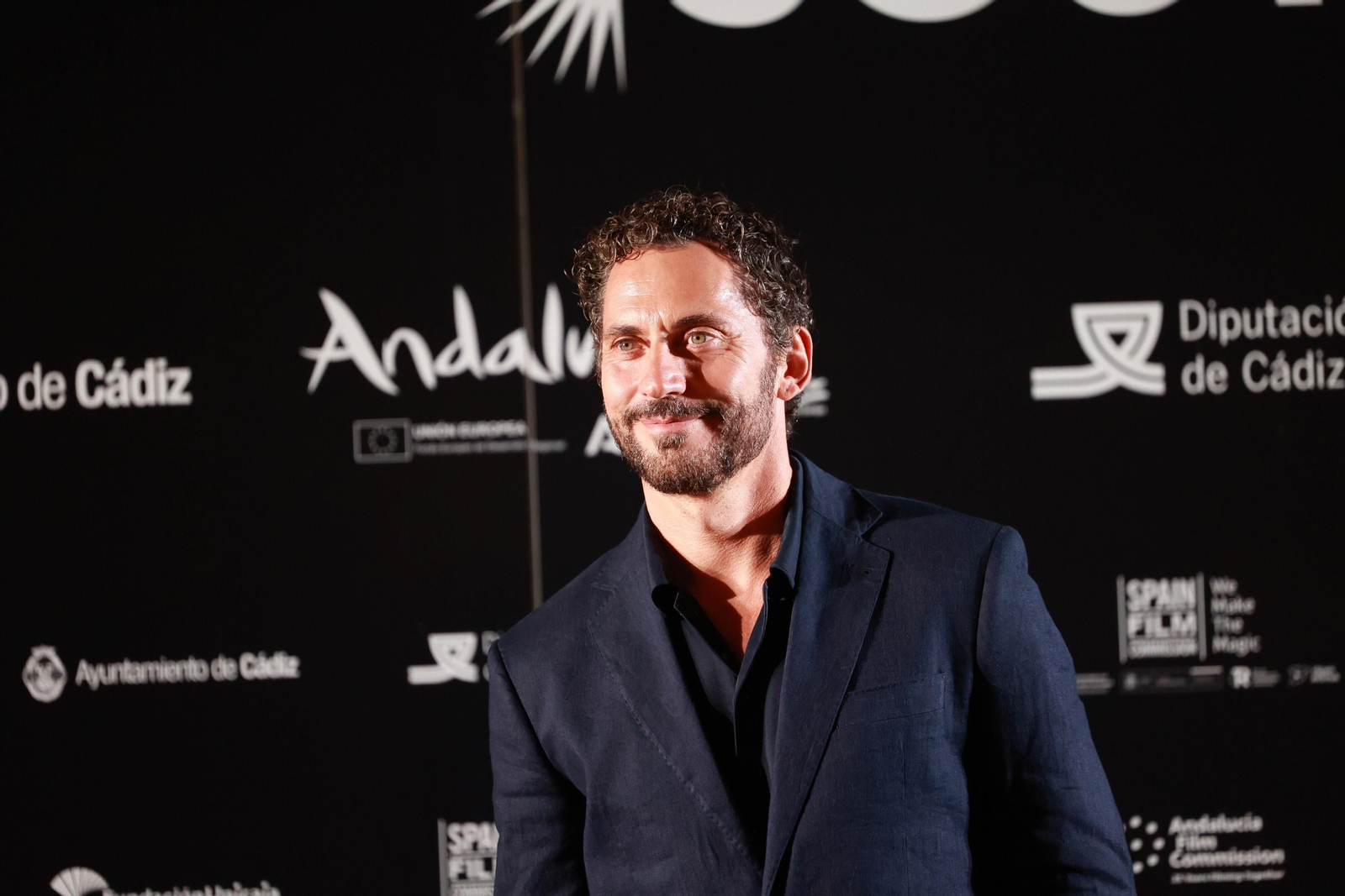 Las imágenes de la última gran alfombra roja de South International Series Festival Cádiz: Eduardo Noriega, Paco León, Ingrid Rubio, Benito Zambrano...