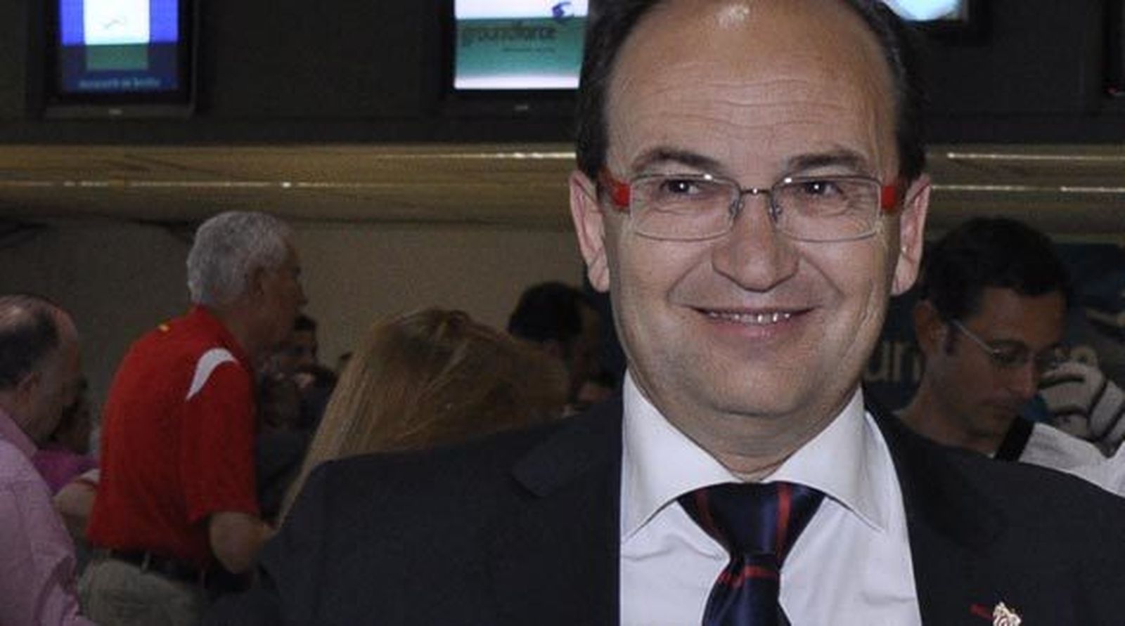 Castro asegura que no negociará la salida de Krychowiak "ni de ningún jugador"