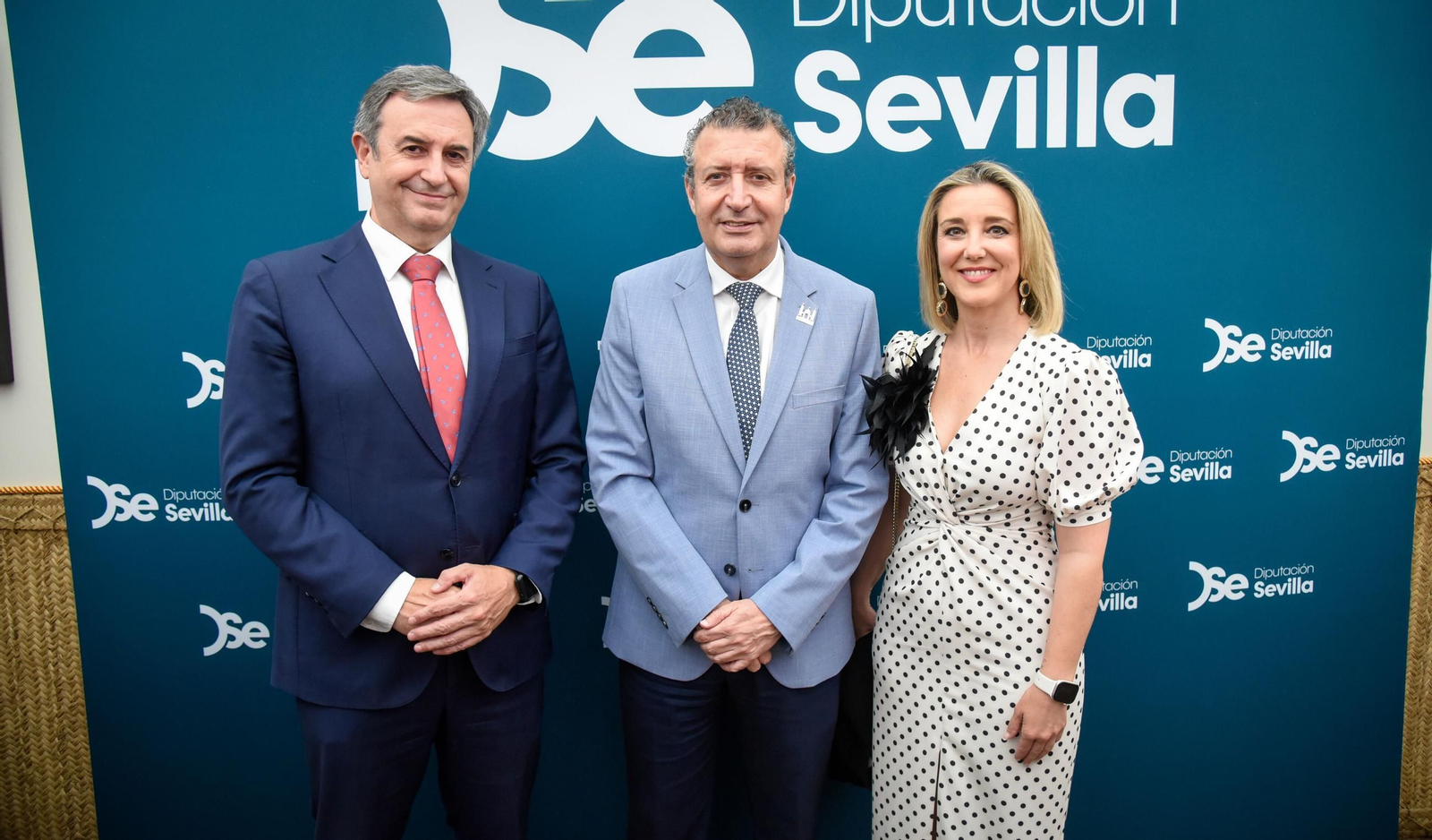 Recepción de la Diputación de Sevilla en la caseta de la Fundación Cajasol
