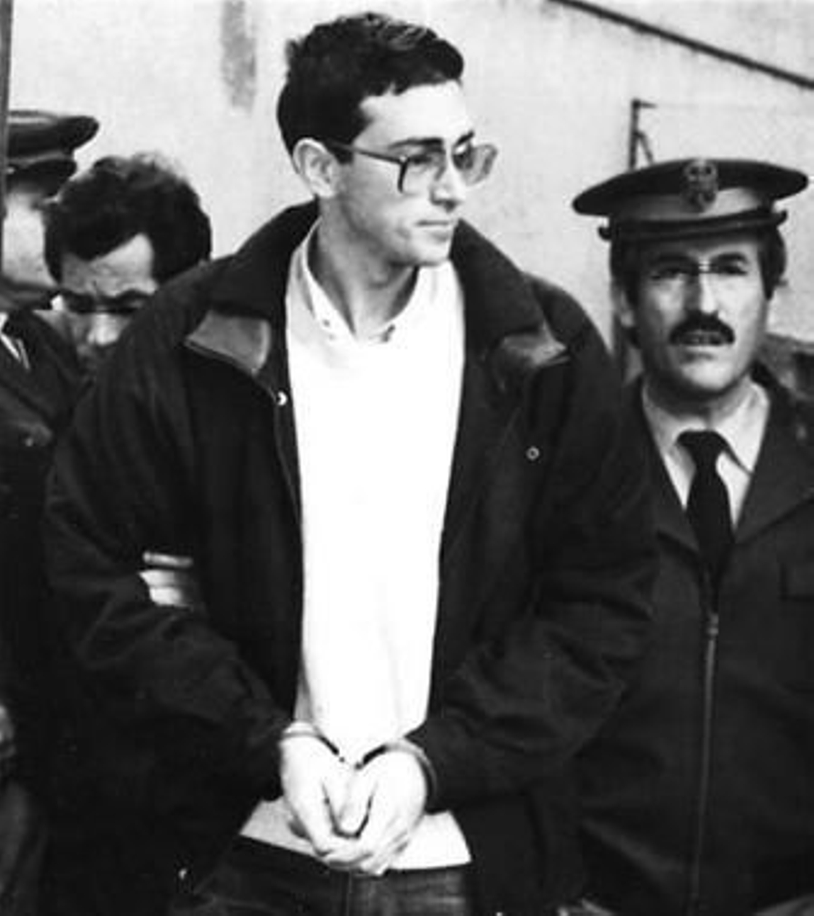 José Juan Martín, esposado, durante el juicio