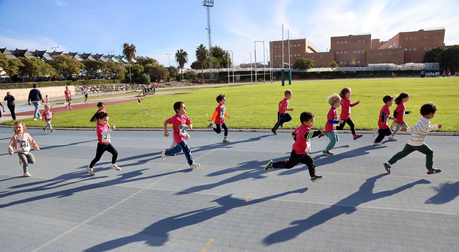 La carrera solidaria We Run de la UMA, en fotos