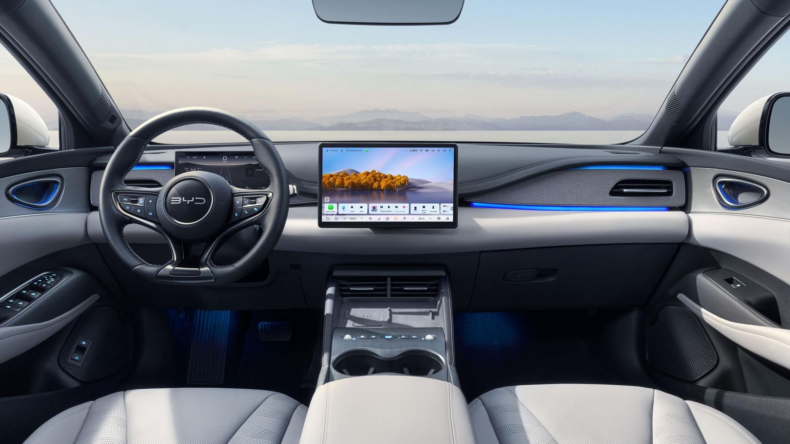 Dependiendo del nivel de equipamiento se modifica el tamaño de la pantalla central. Así, en el acabado Boost o en el Comfort Lite del Touring es de 12,8", por los 15,6" del Sedan con nivel Comfort.