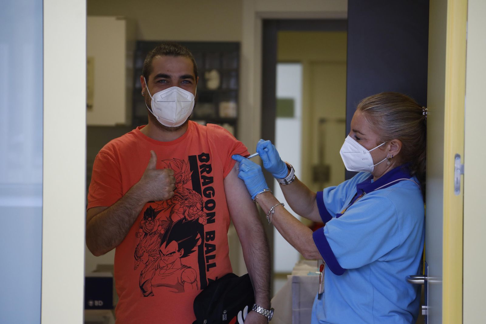 La vacunación del profesorado contra el coronavirus, en imágenes