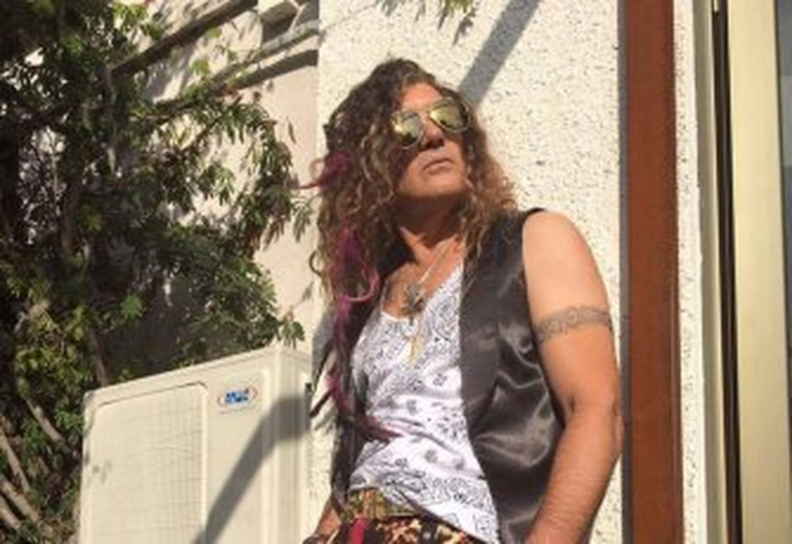 Antonio Banderas se suelta la melena