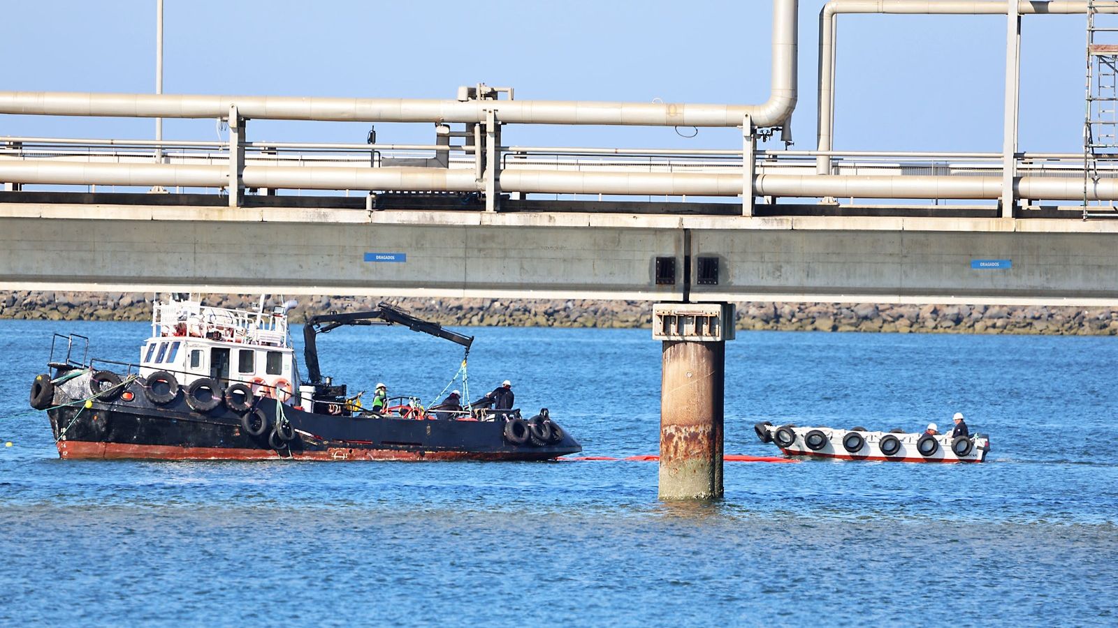 El simulacro de contaminación marina impulsado este jueves en Huelva.