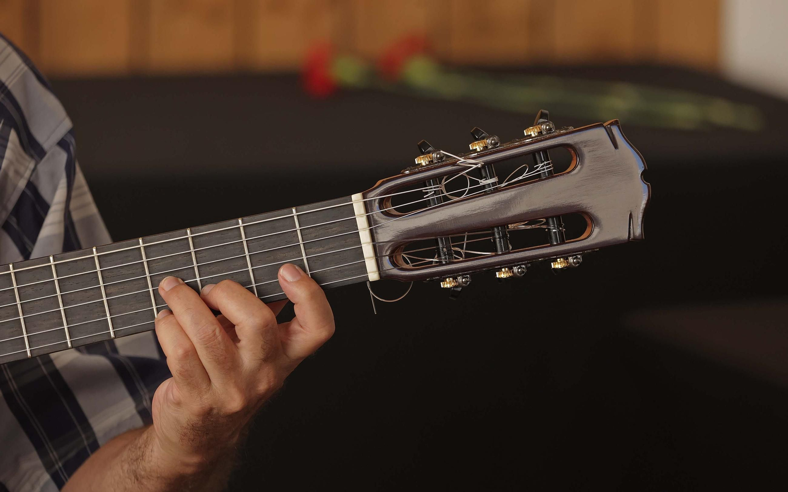 Fotos del encuentro de maestros Luthiers en el centro de interpretación Paco de Lucía de Algeciras