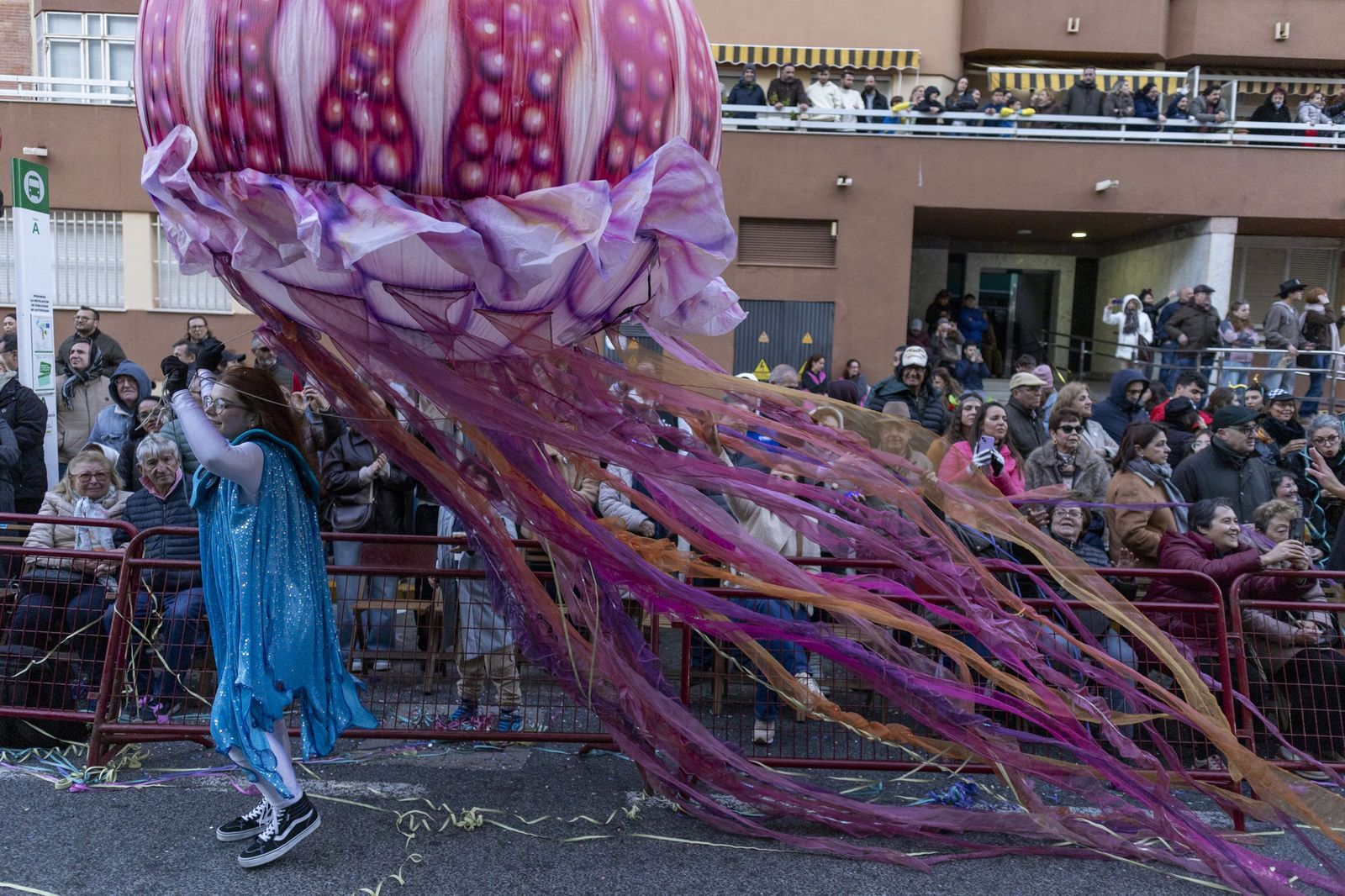 Las mejores imágenes de la Cabalgata del Carnaval de Cádiz 2026