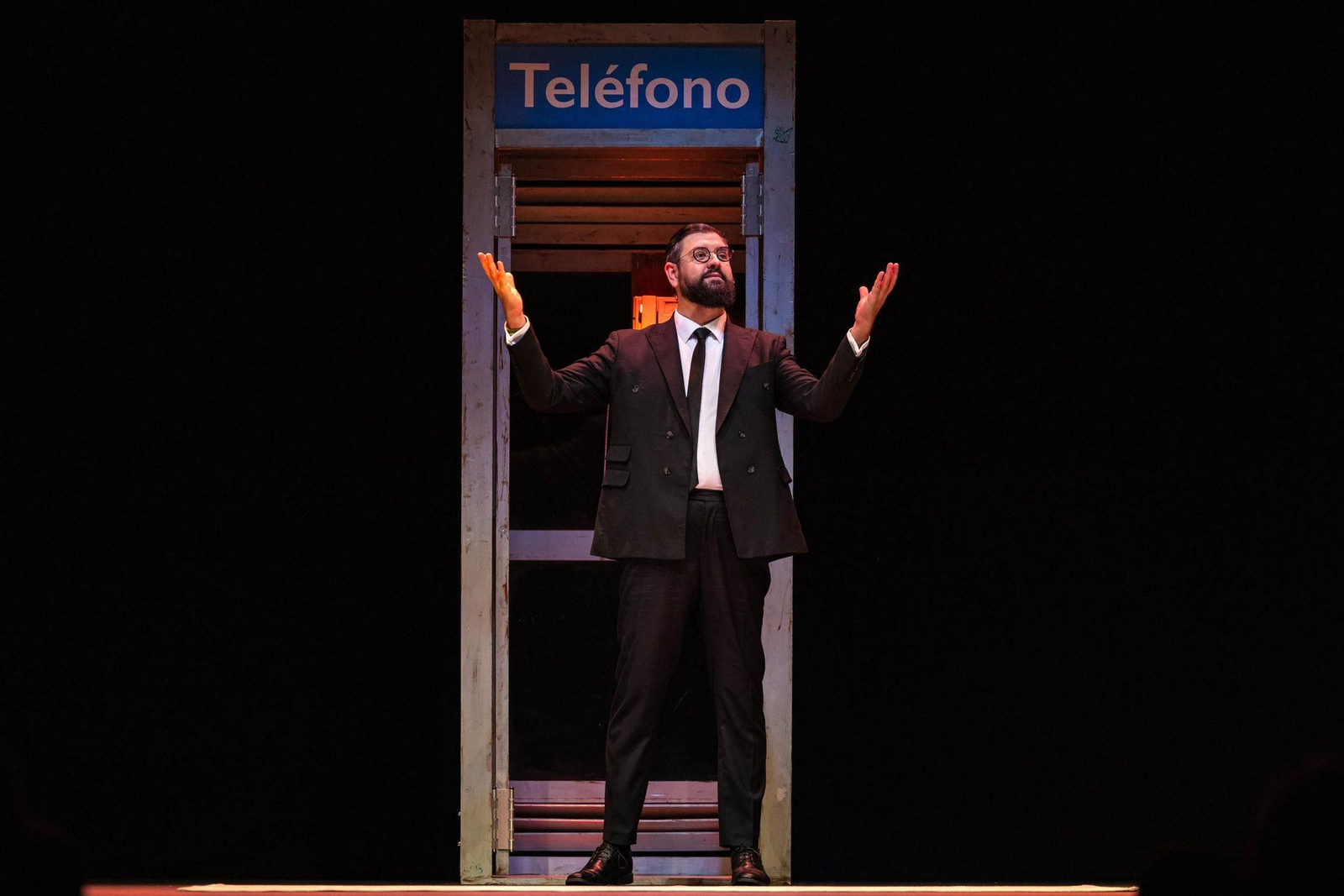 Doble triunfo de Manu Sánchez en el Teatro de las Cortes de San Fernando con 'Entregamos'