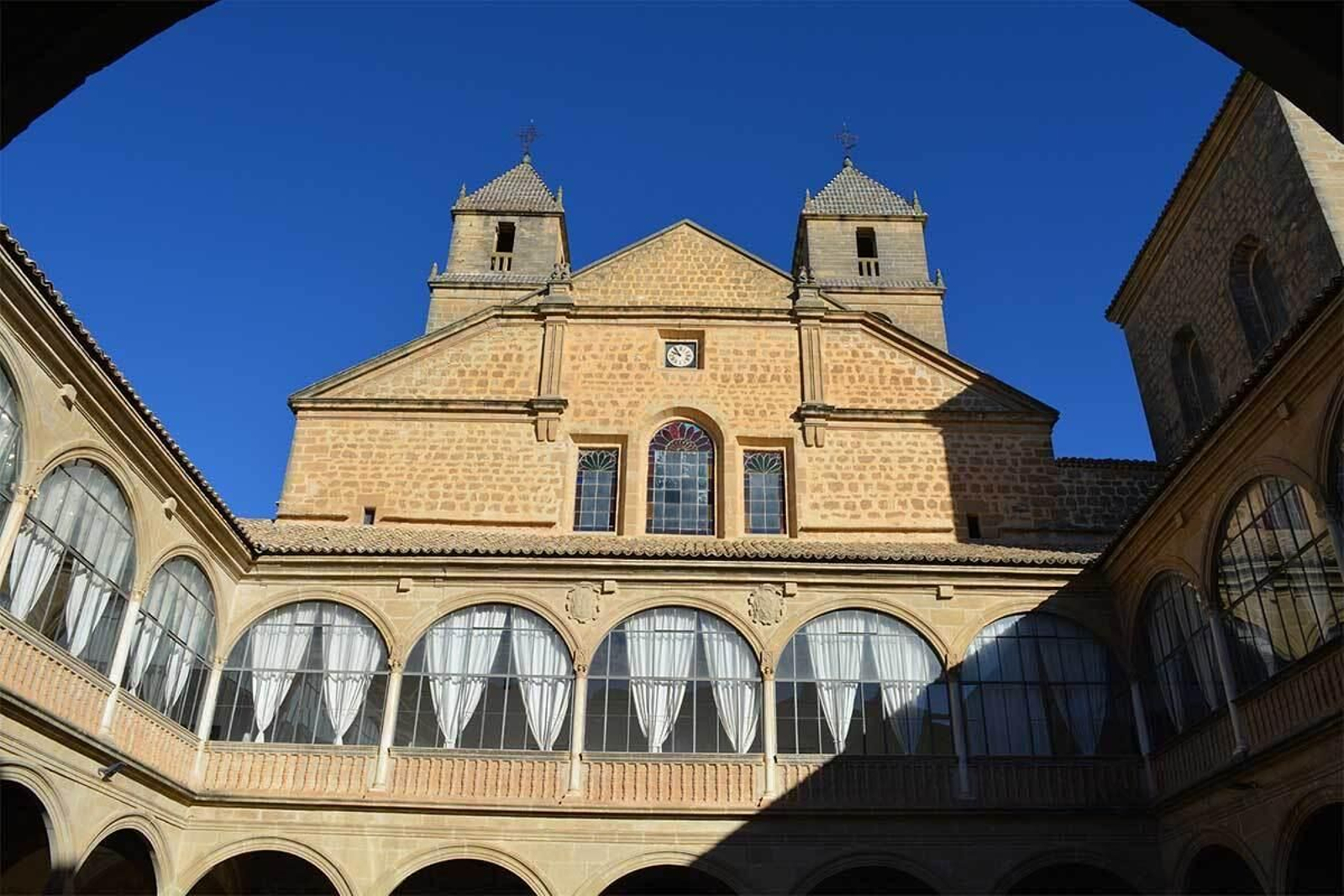 En la actualidad es uno de los hitos arquitectónicos y culturales más importantes de la ciudad Patrimonio de la Humanidad. El Hospital de Santiago de Úbeda: un palacio lleno de cultura