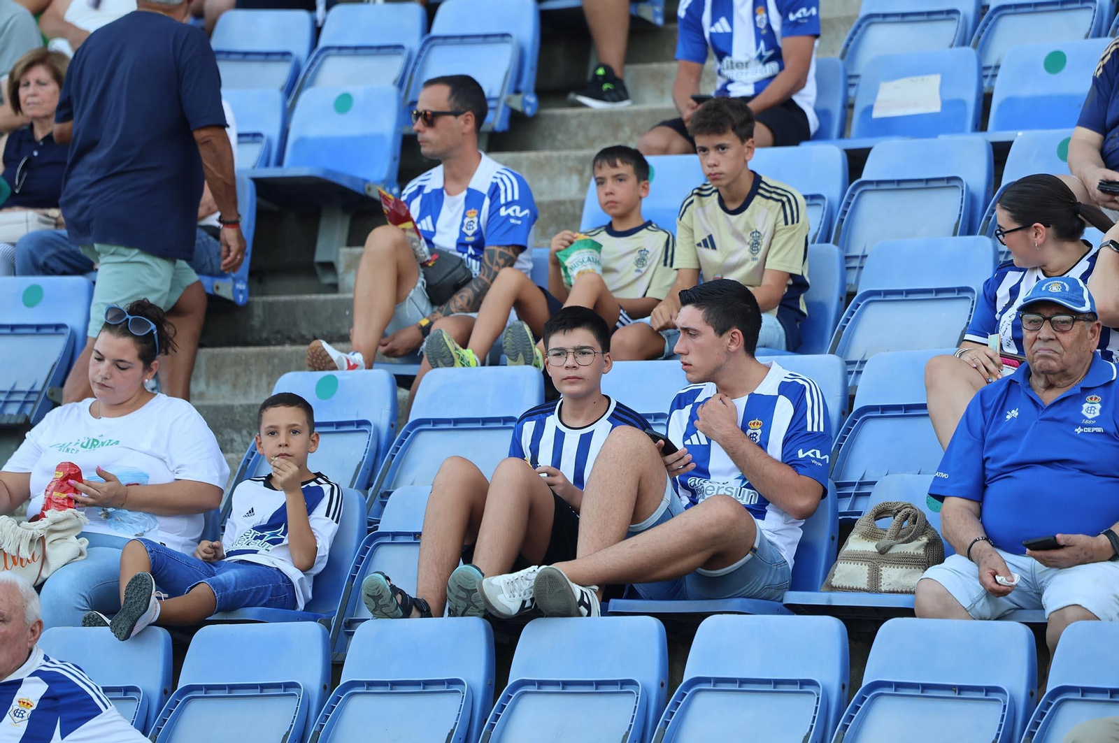 Búscate en las gradas del estadio en la celebración del Trofeo Colombino